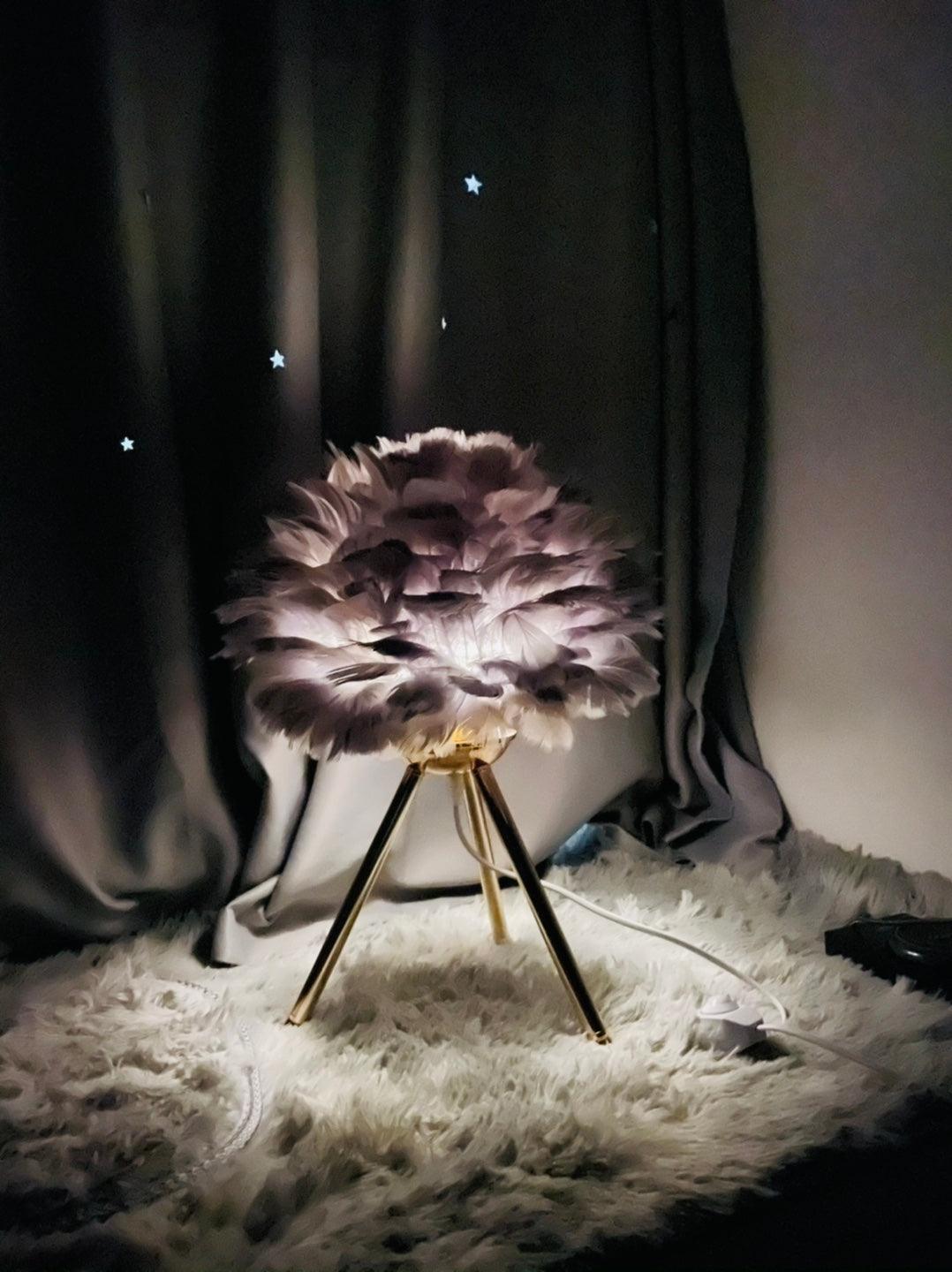 Nilo Feather Feminine Table Lamp-Neutral Decor