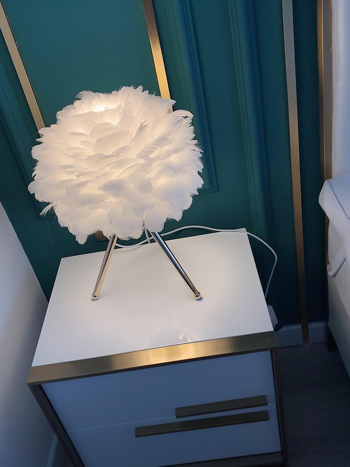Nilo Feather Feminine Table Lamp-Neutral Decor