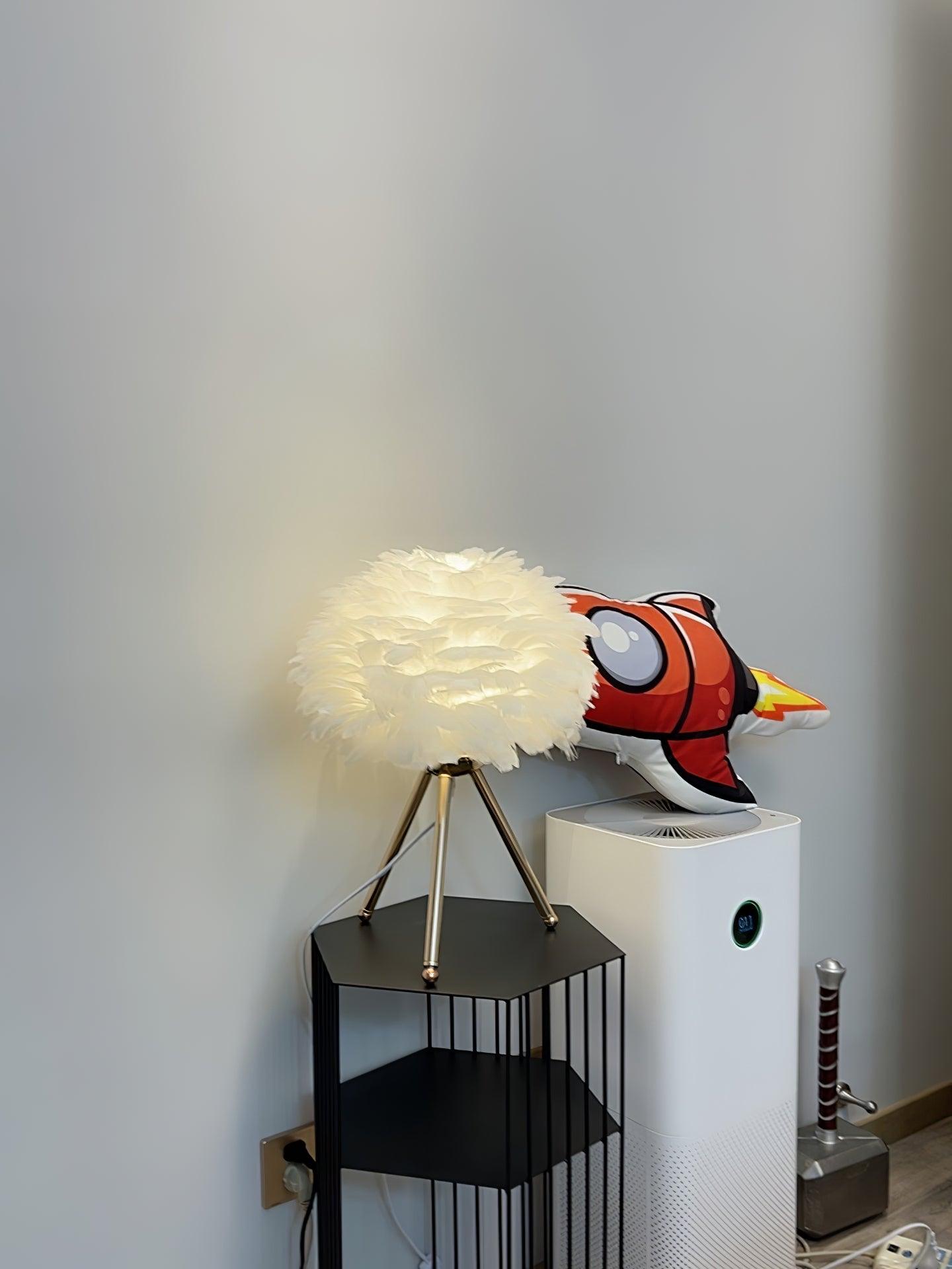 Nilo Feather Feminine Table Lamp-Neutral Decor