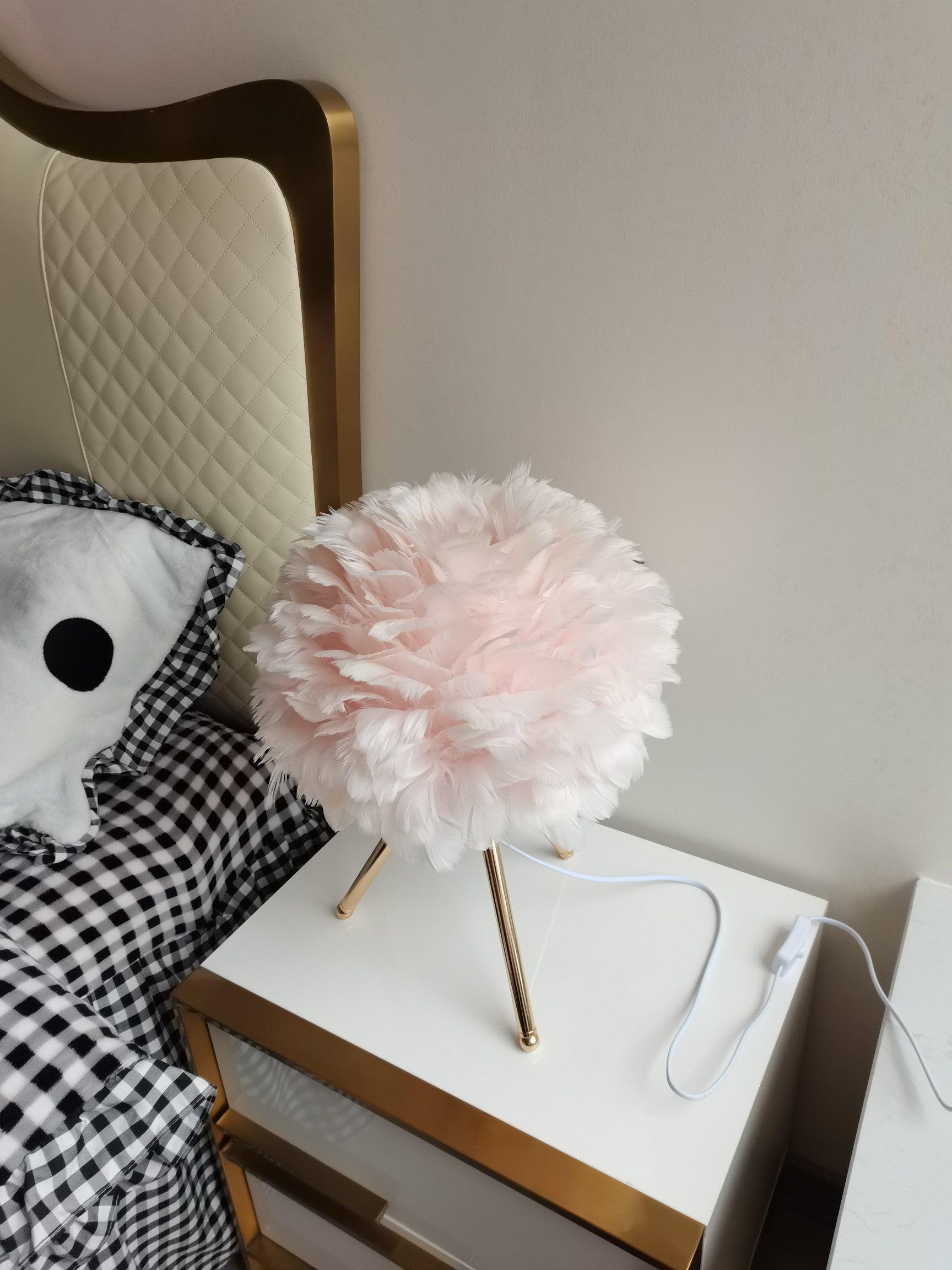 Nilo Feather Feminine Table Lamp-Neutral Decor