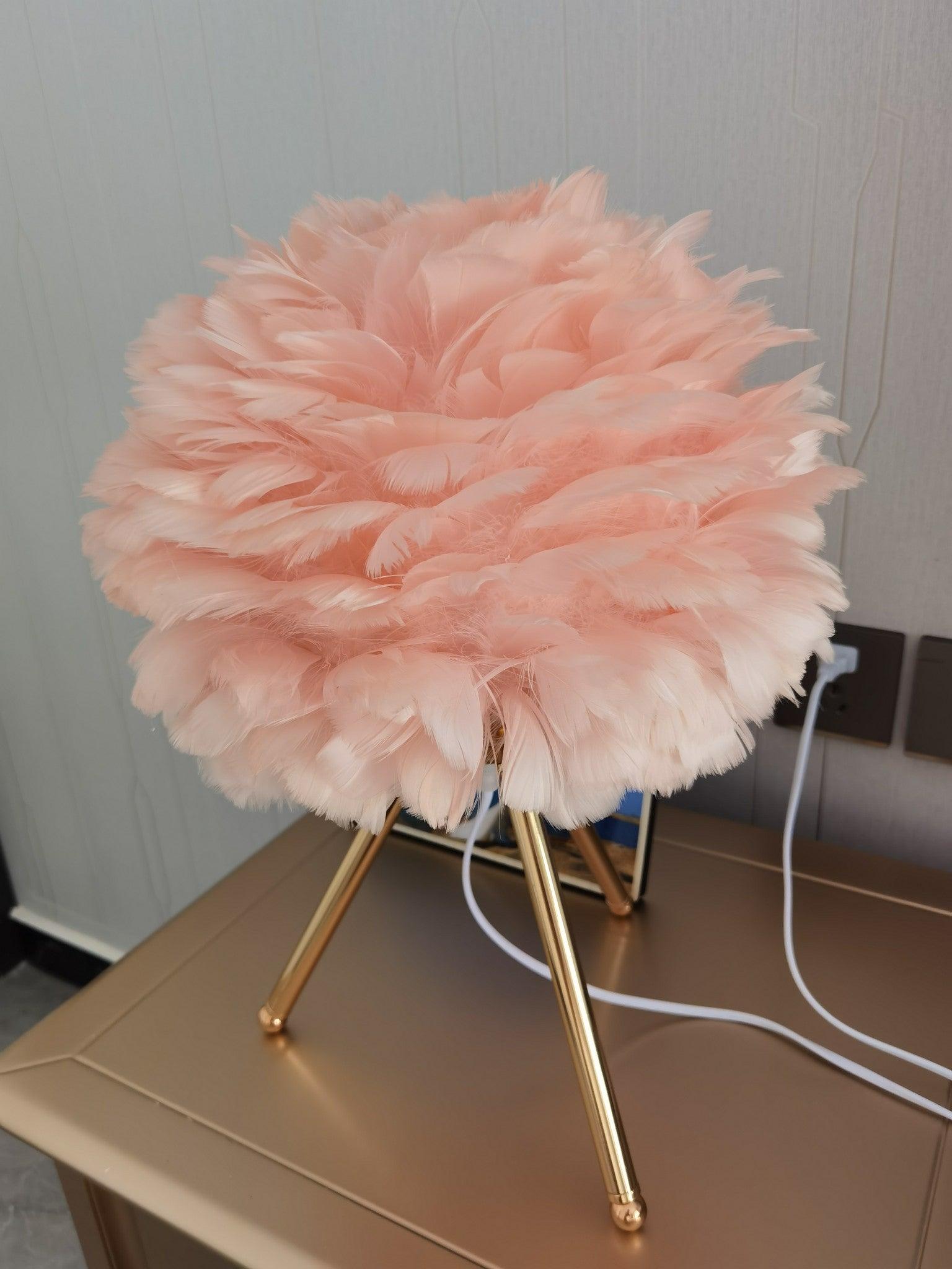 Nilo Feather Feminine Table Lamp-Neutral Decor