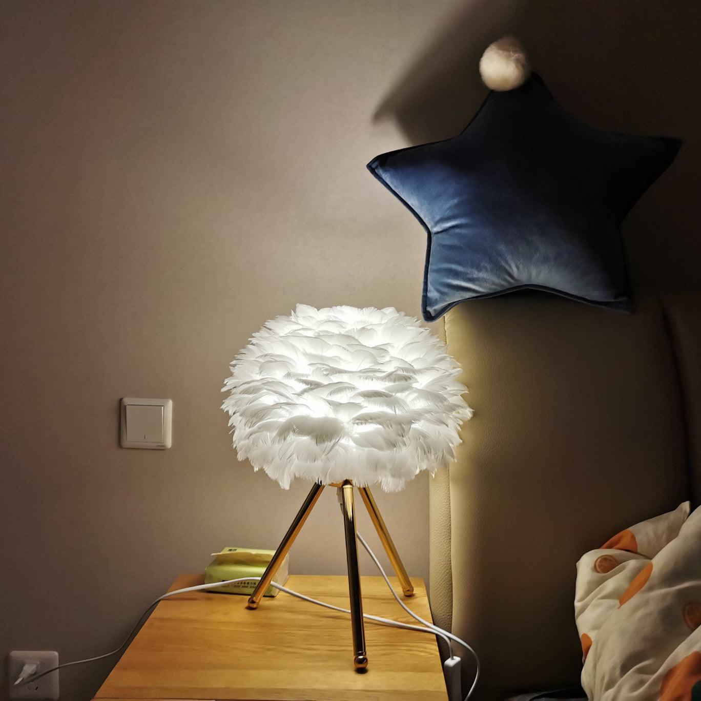Nilo Feather Feminine Table Lamp-Neutral Decor