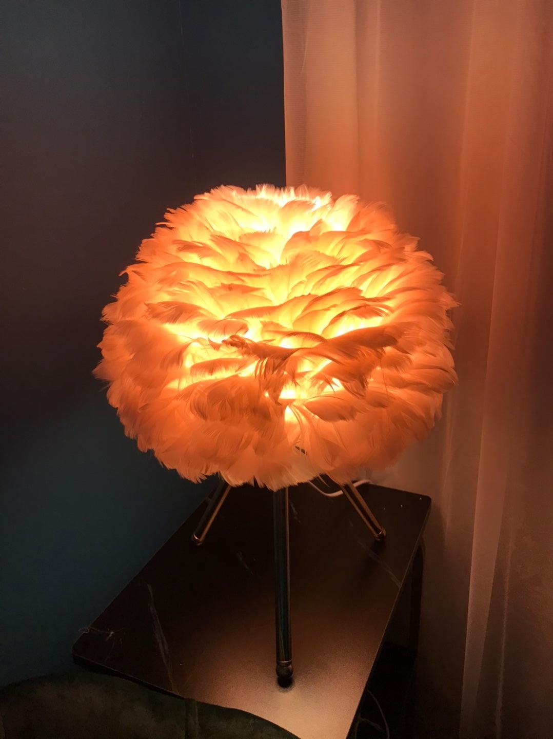 Nilo Feather Feminine Table Lamp-Neutral Decor