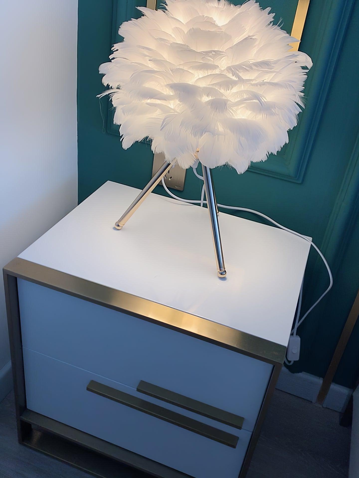Nilo Feather Feminine Table Lamp-Neutral Decor
