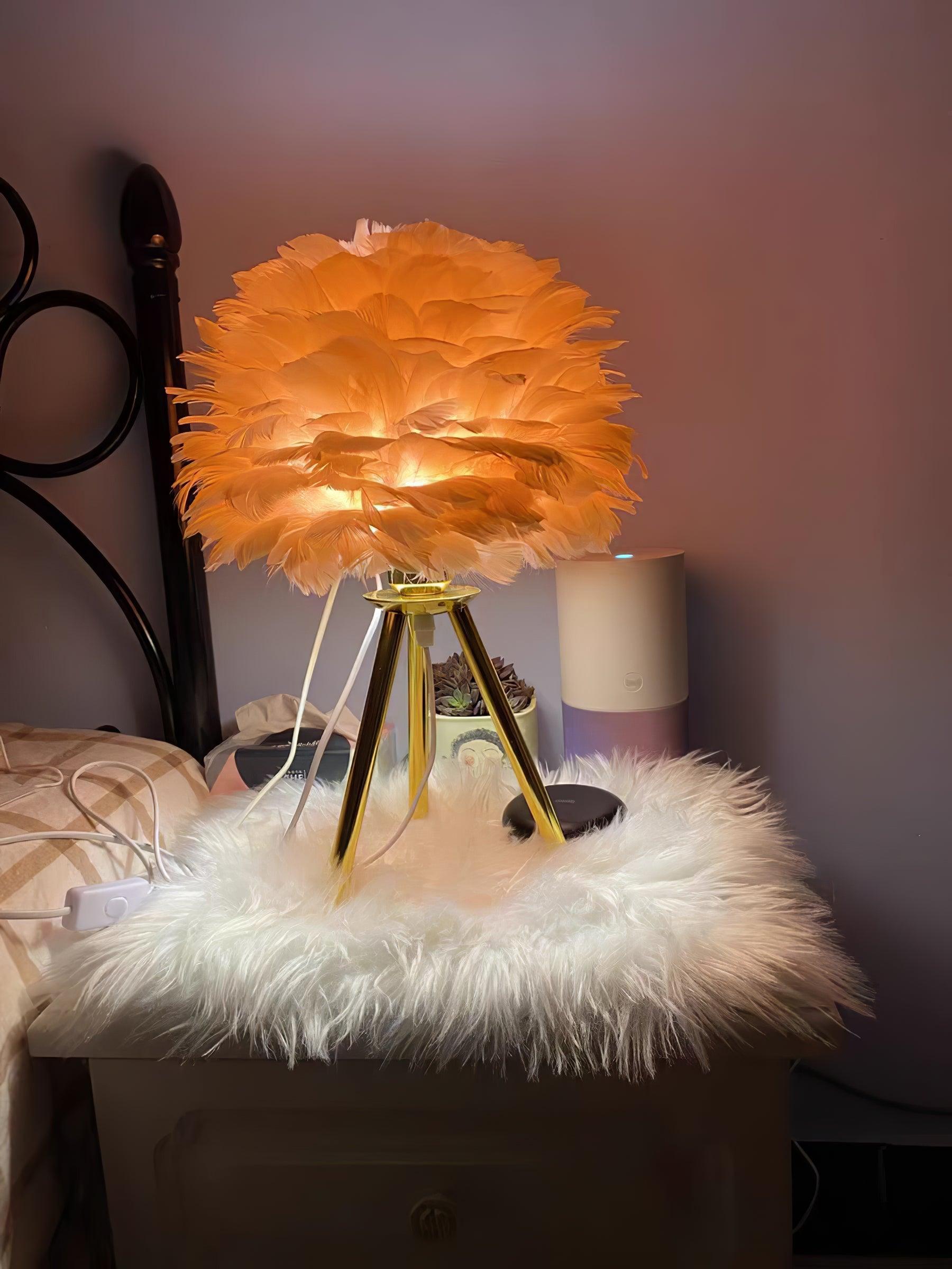 Nilo Feather Feminine Table Lamp-Neutral Decor