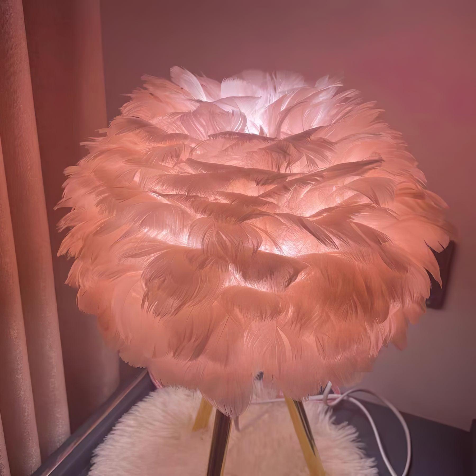 Nilo Feather Feminine Table Lamp-Neutral Decor