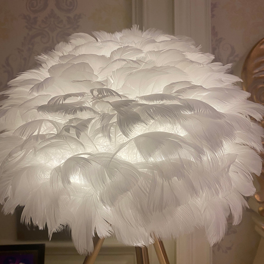Nilo Feather Feminine Table Lamp-Neutral Decor