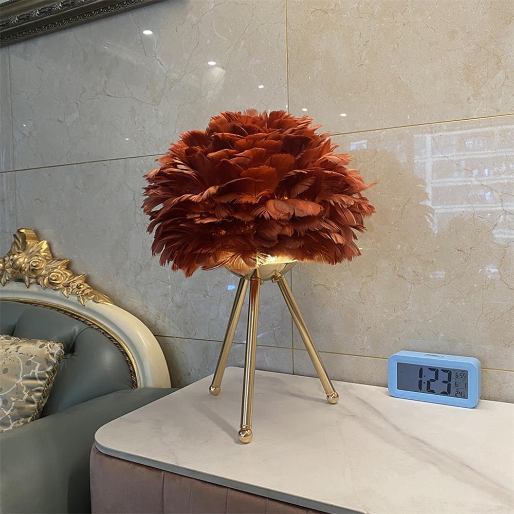 Nilo Feather Feminine Table Lamp-Neutral Decor