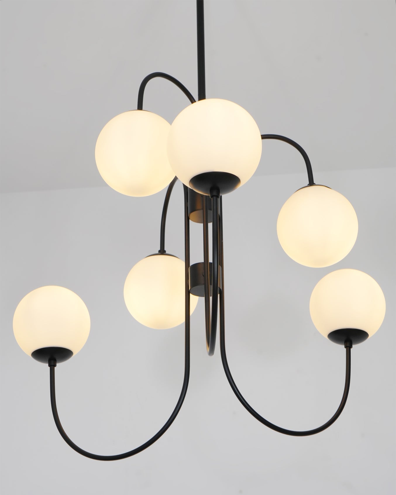Lustra Chandelier Brass Globe Cluster Curved Arm-Neutral Decor