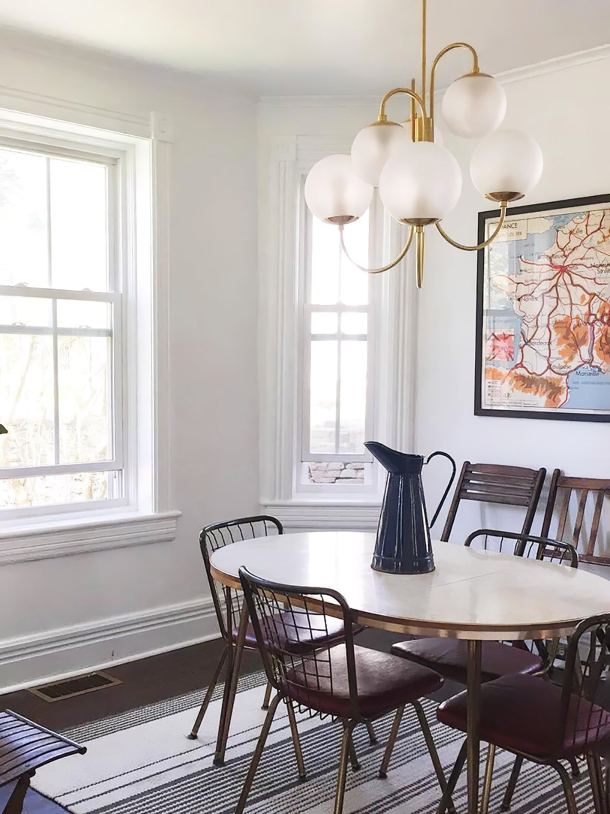 Lustra Chandelier Brass Globe Cluster Curved Arm-Neutral Decor