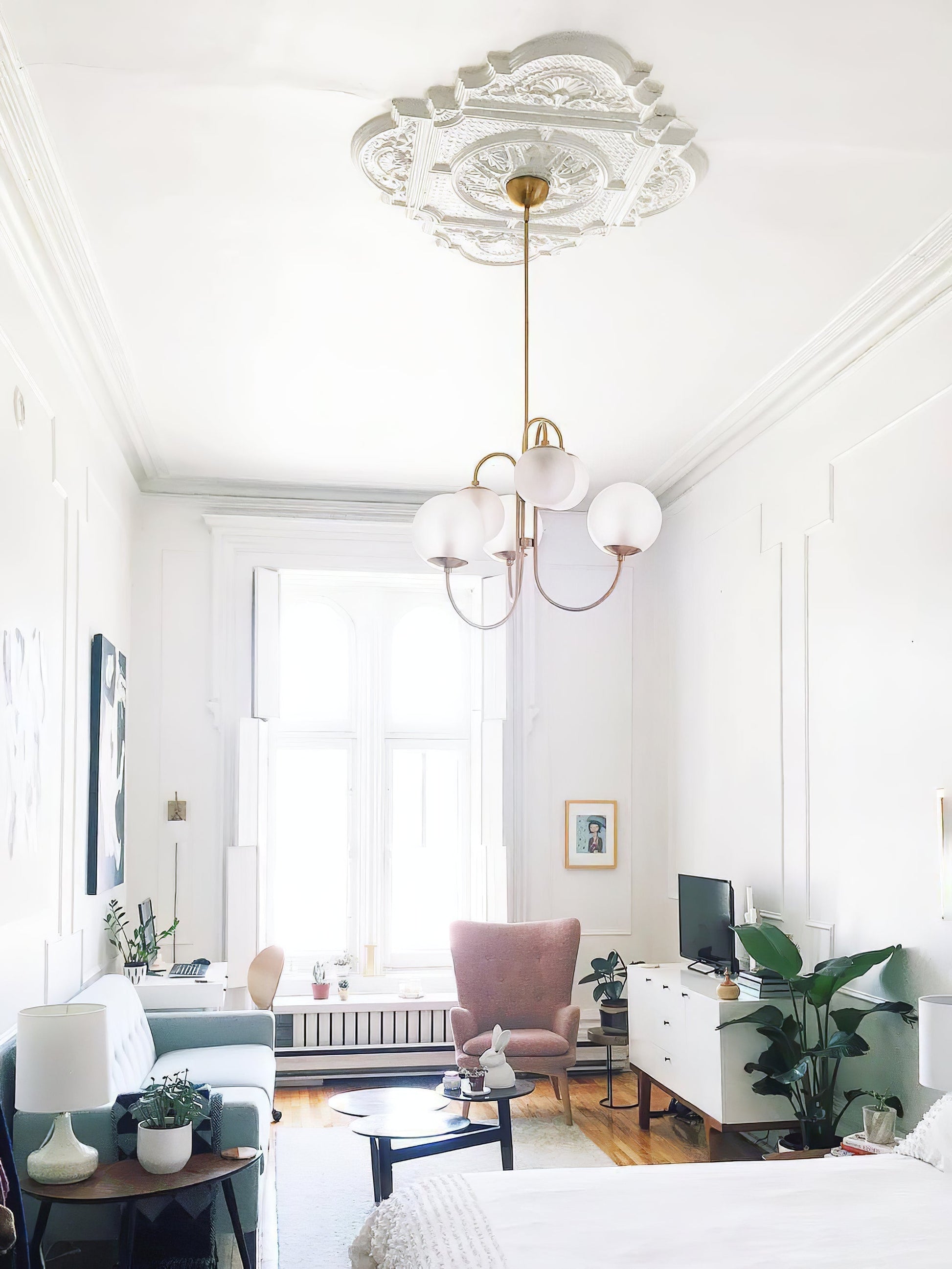 Lustra Chandelier Brass Globe Cluster Curved Arm-Neutral Decor
