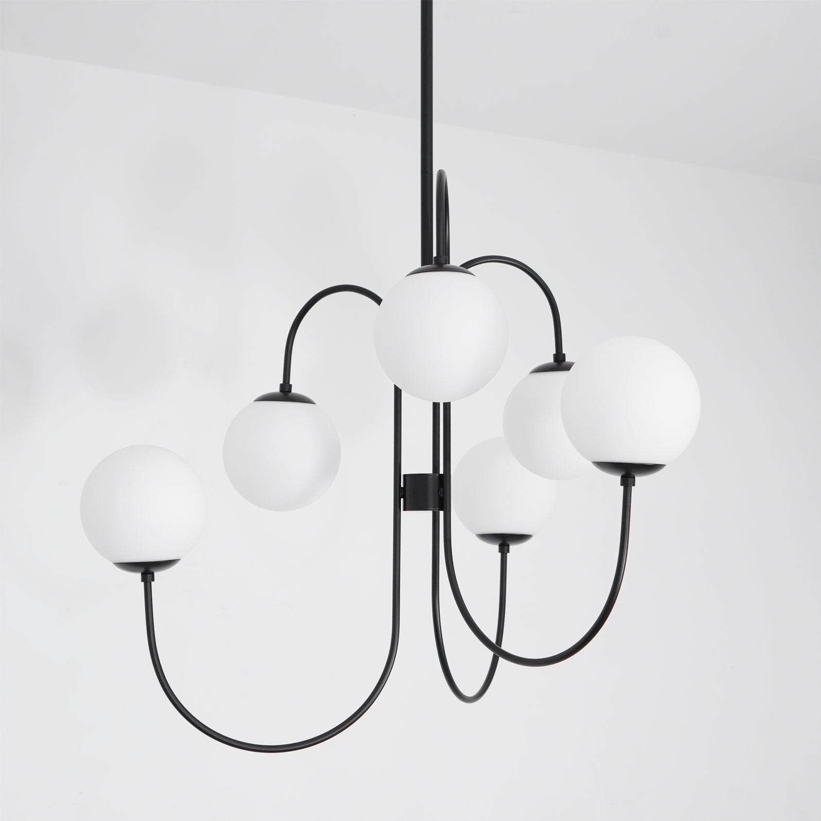 Lustra Chandelier Brass Globe Cluster Curved Arm-Neutral Decor