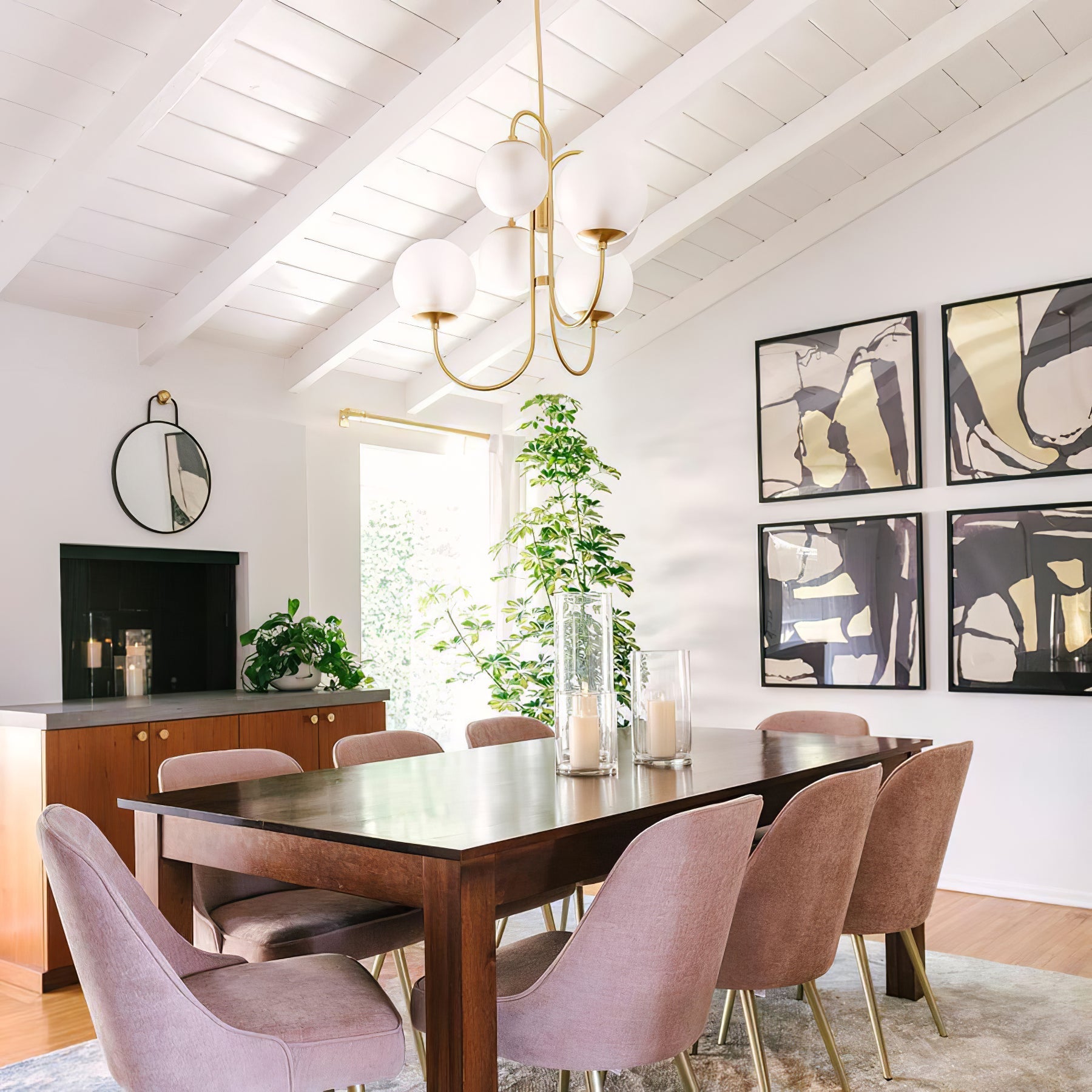 Lustra Chandelier Brass Globe Cluster Curved Arm-Neutral Decor