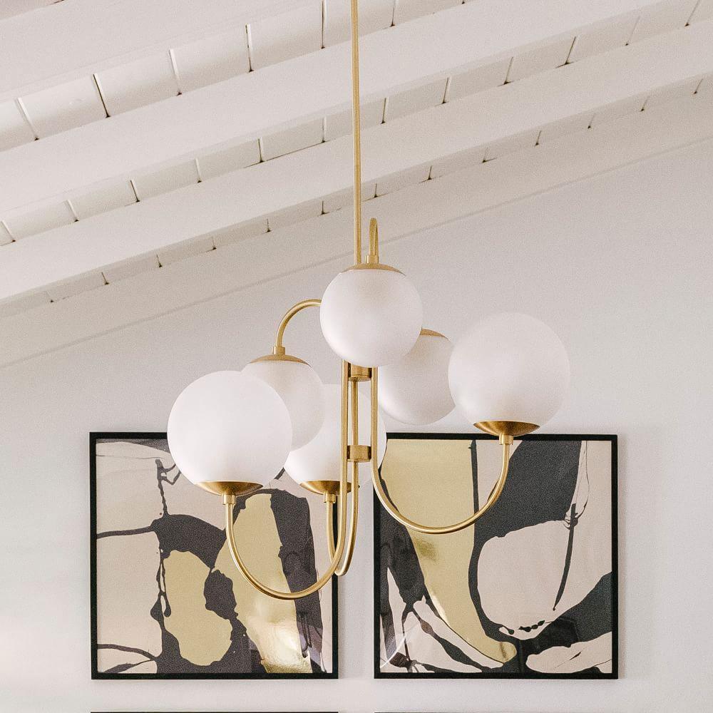 Lustra Chandelier Brass Globe Cluster Curved Arm-Neutral Decor