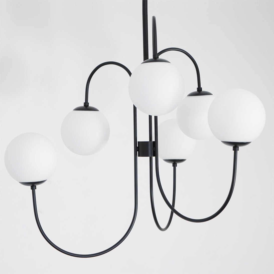 Lustra Chandelier Brass Globe Cluster Curved Arm-Neutral Decor