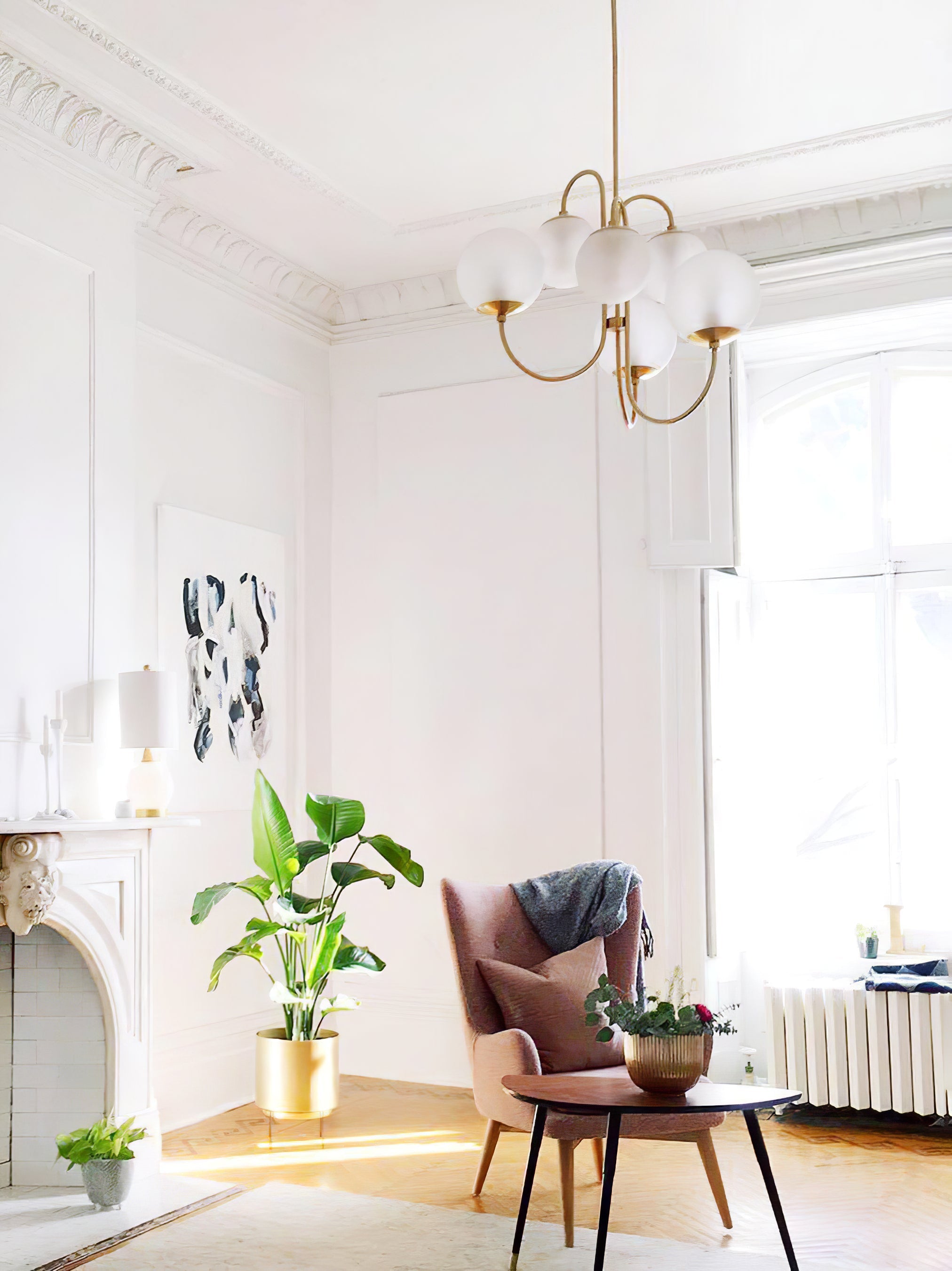 Lustra Chandelier Brass Globe Cluster Curved Arm-Neutral Decor