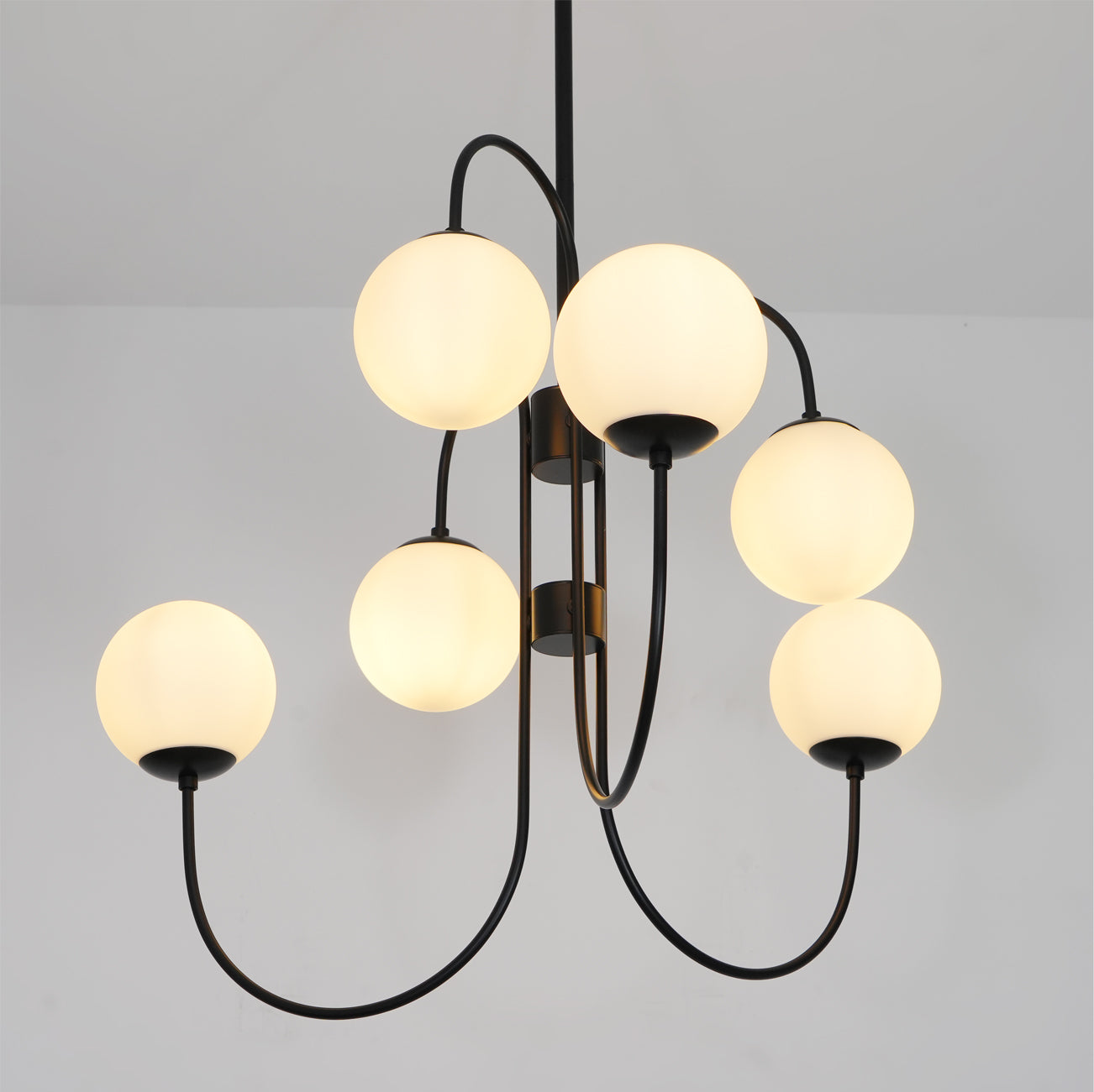 Lustra Chandelier Brass Globe Cluster Curved Arm-Neutral Decor
