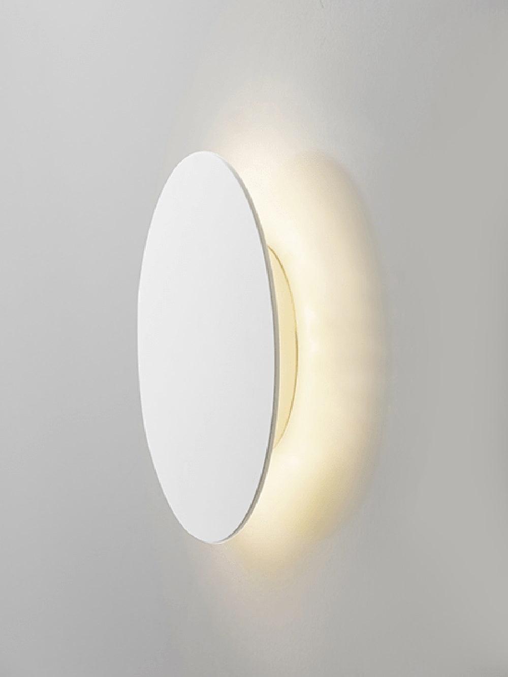 Phelan Brass Minimalist Wall Lamp-Neutral Decor