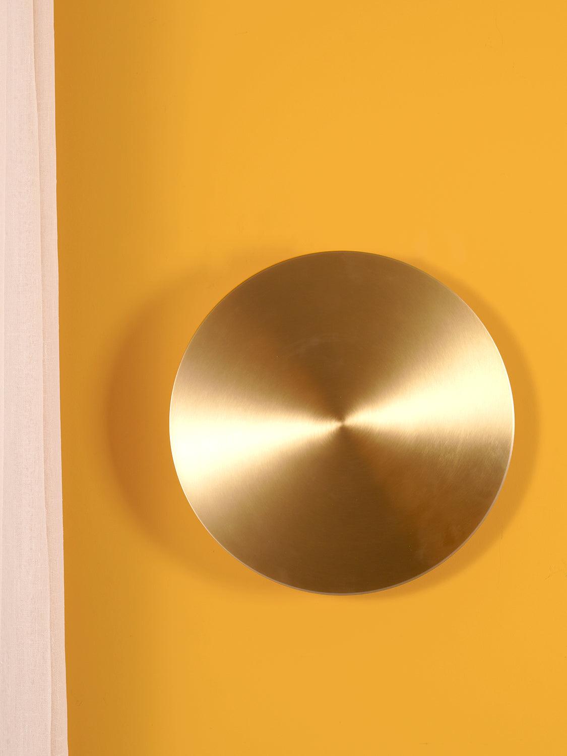 Phelan Brass Minimalist Wall Lamp-Neutral Decor