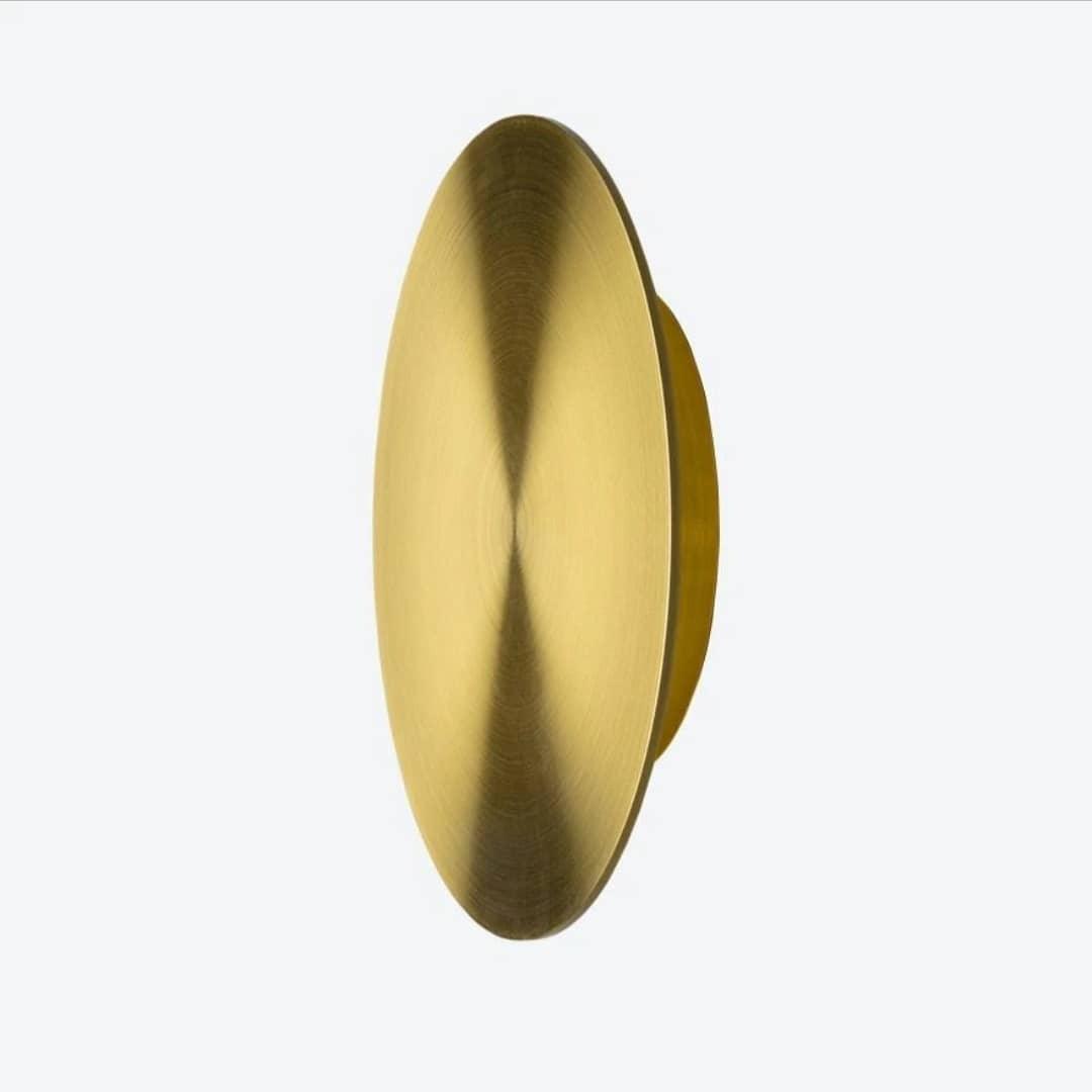 Phelan Brass Minimalist Wall Lamp-Neutral Decor