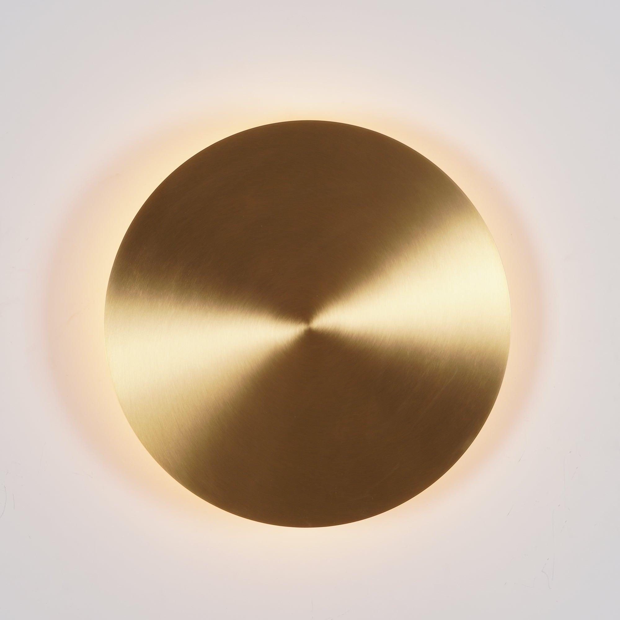 Phelan Brass Minimalist Wall Lamp-Neutral Decor