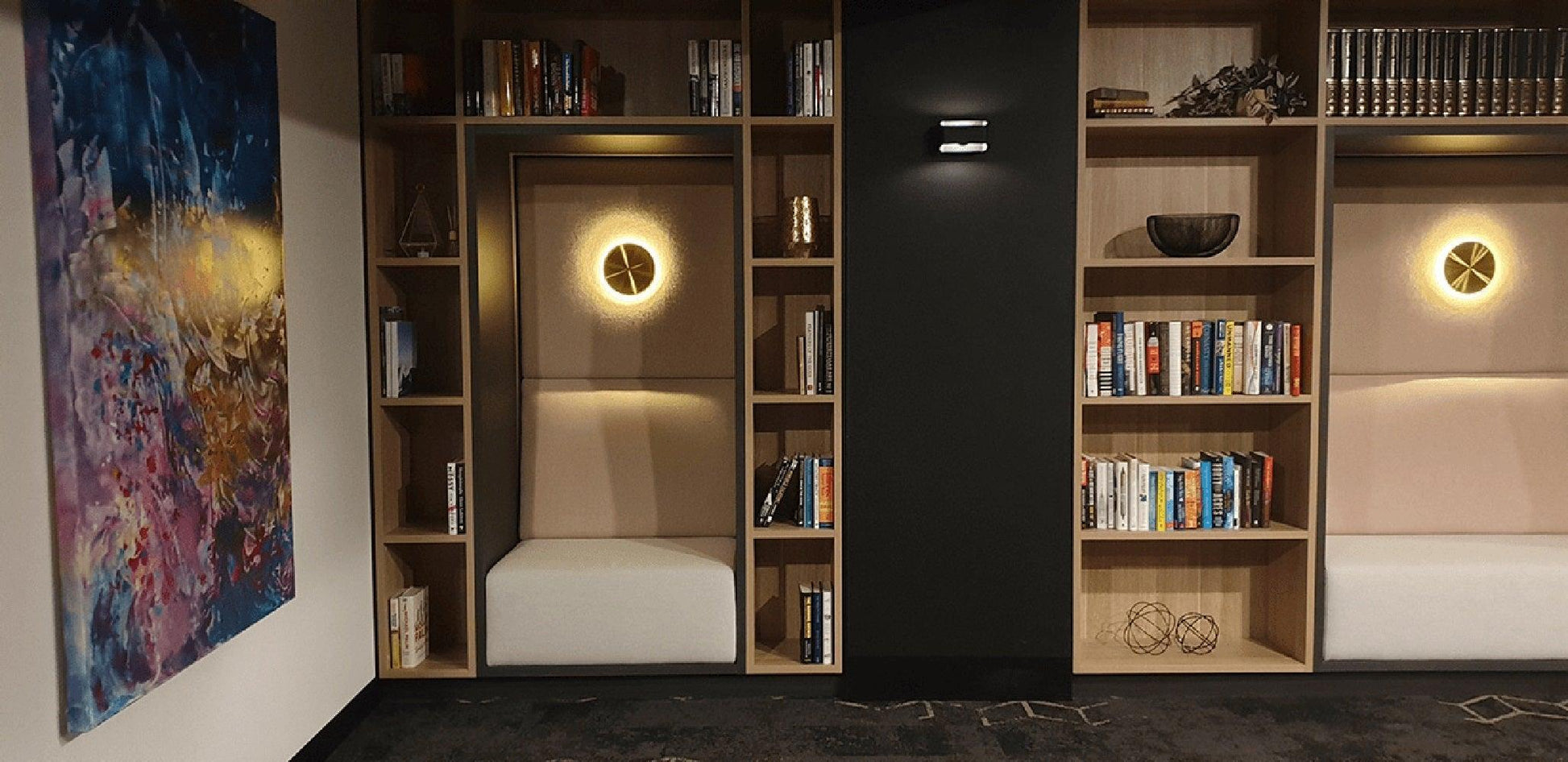 Phelan Brass Minimalist Wall Lamp-Neutral Decor