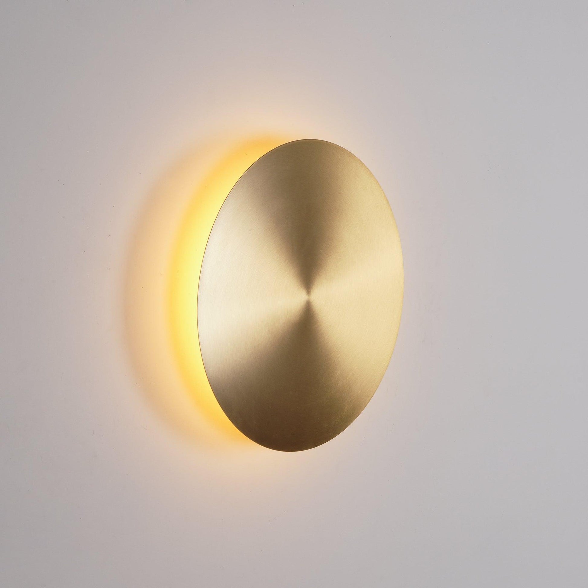 Phelan Brass Minimalist Wall Lamp-Neutral Decor