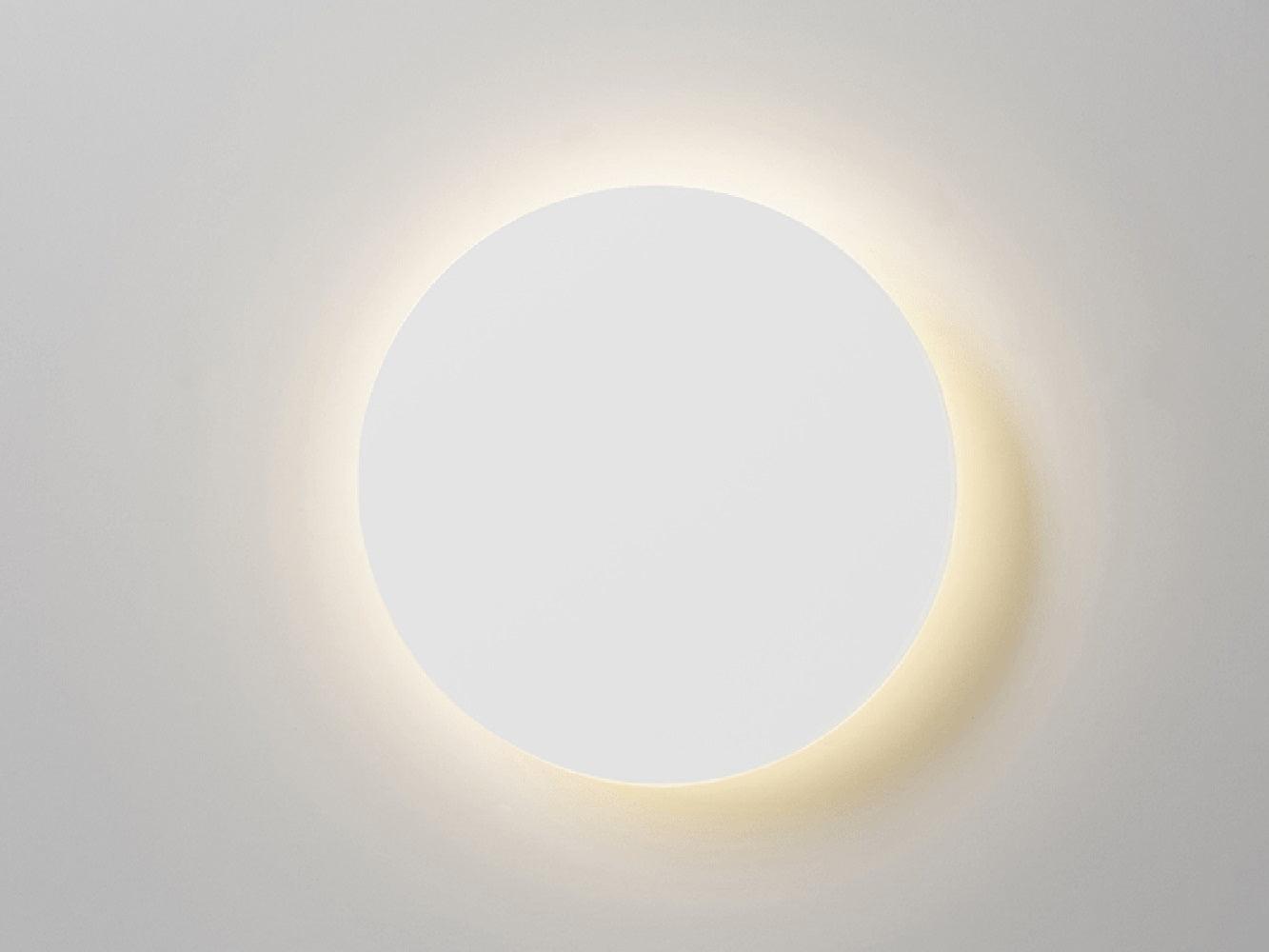 Phelan Brass Minimalist Wall Lamp-Neutral Decor