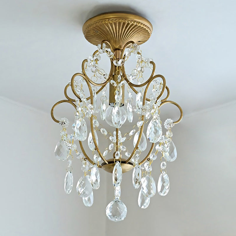 Lifestyle image of the Gossly lamp in a bedroom.