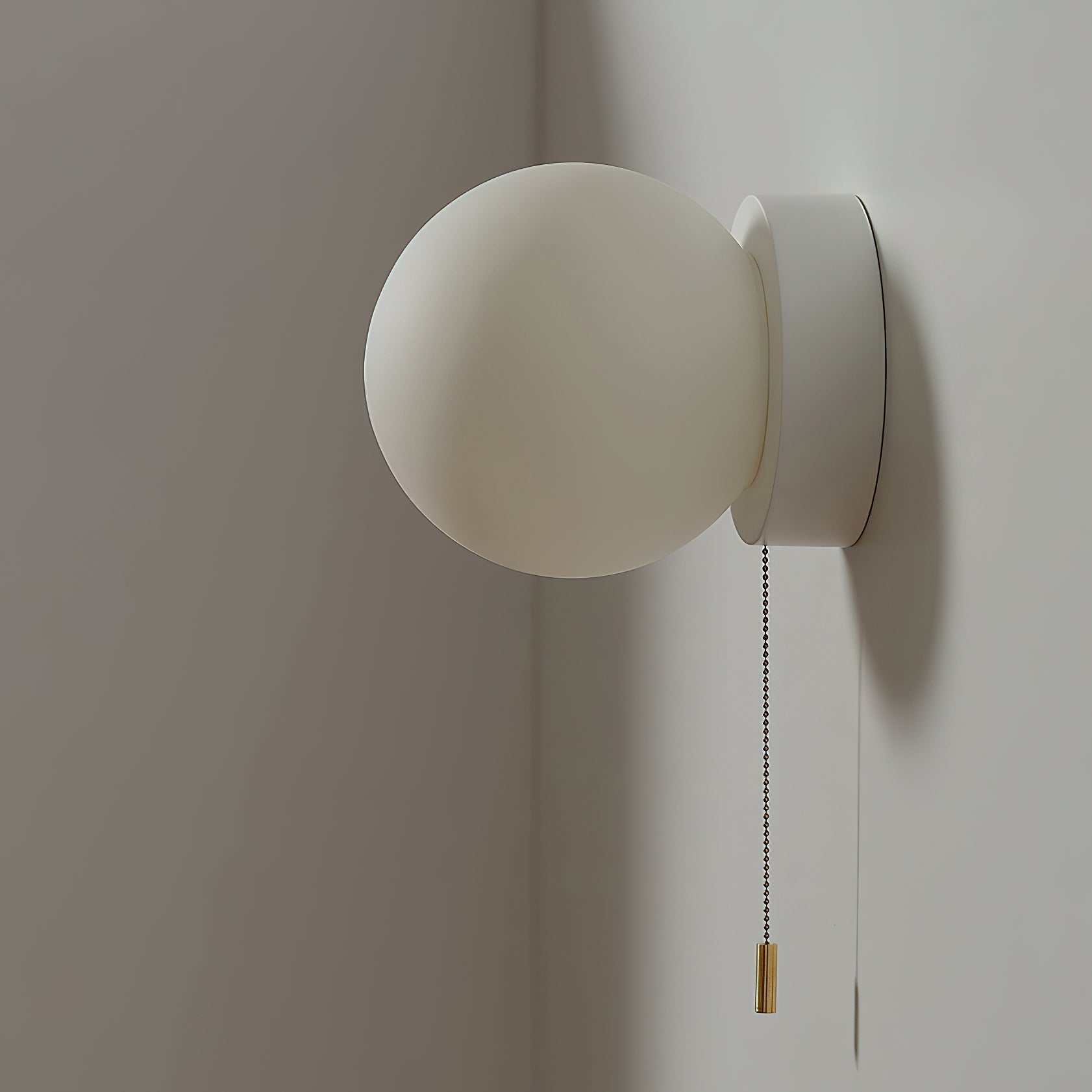 Liora Wall Lamp