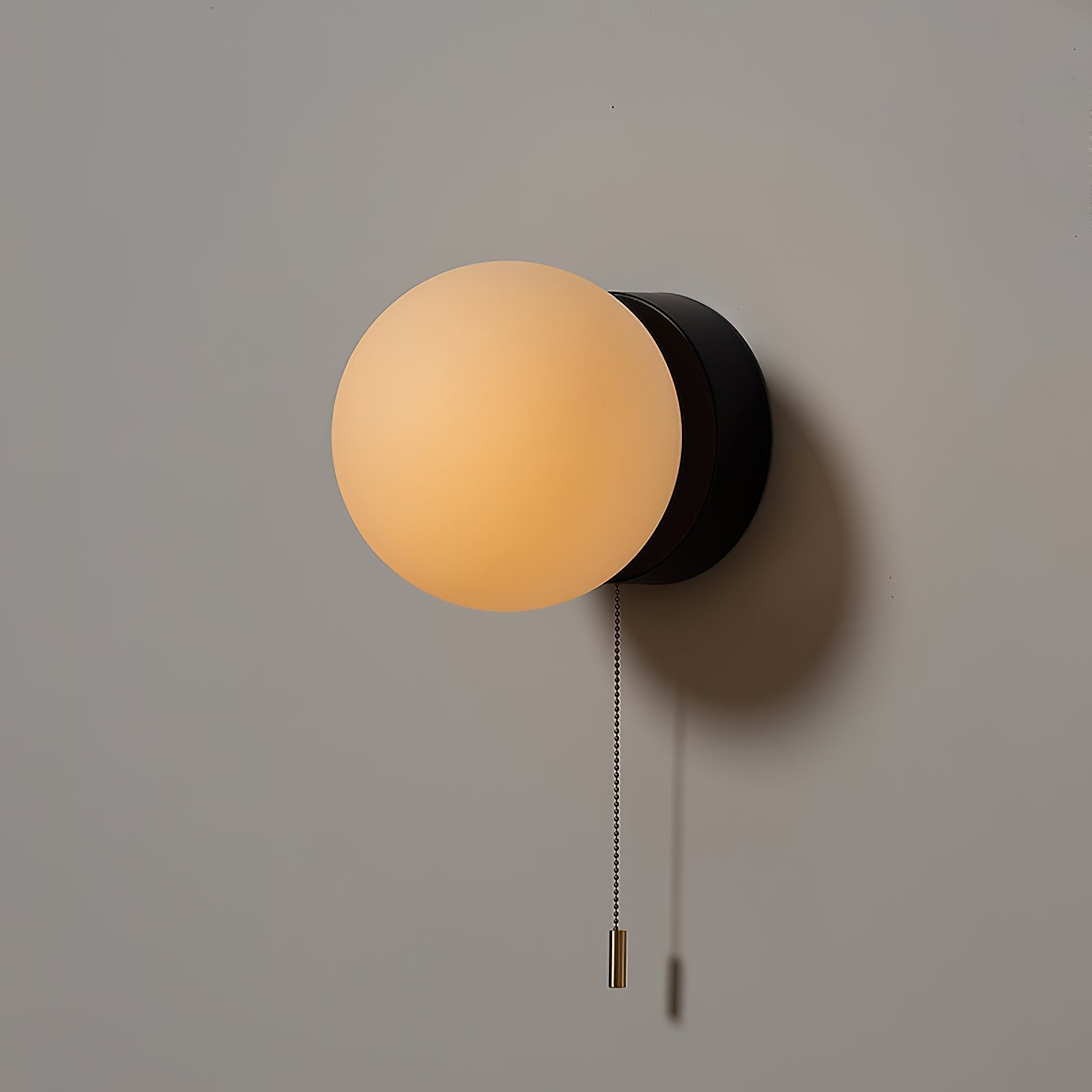 Liora Wall Lamp