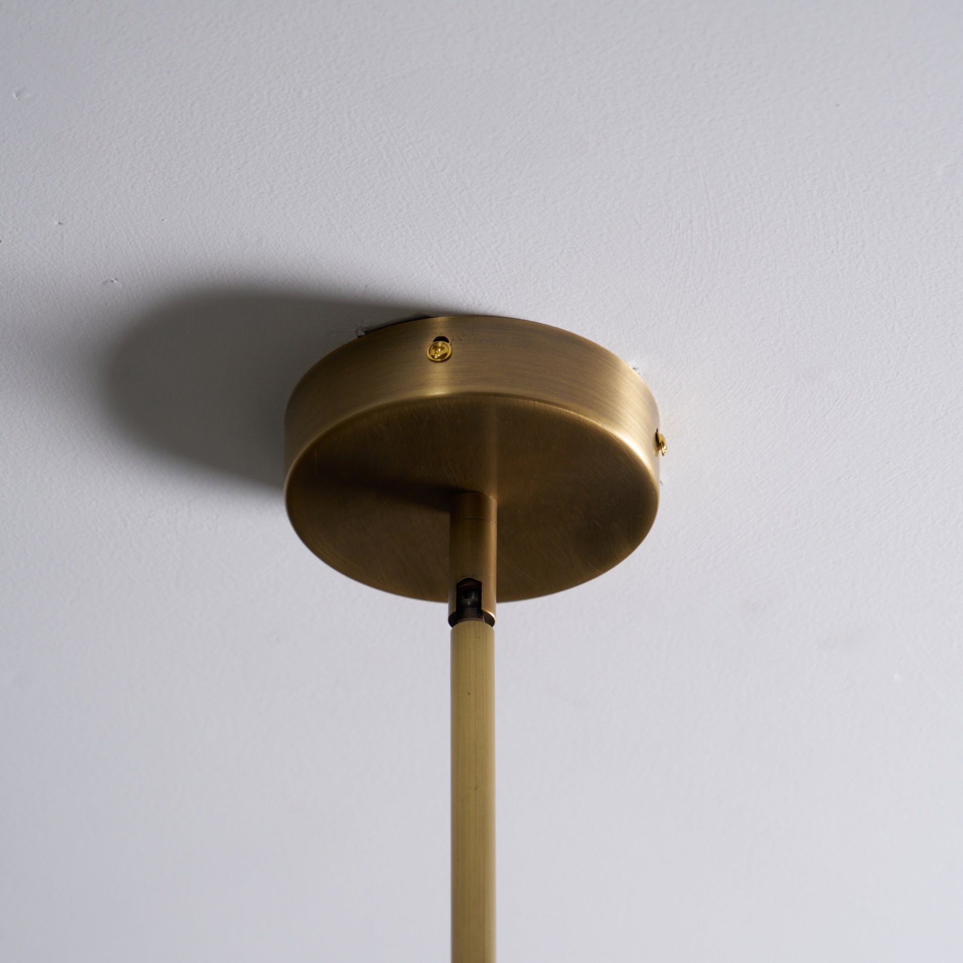 Lustra Chandelier Brass Curved Beige Linear-Neutral Decor