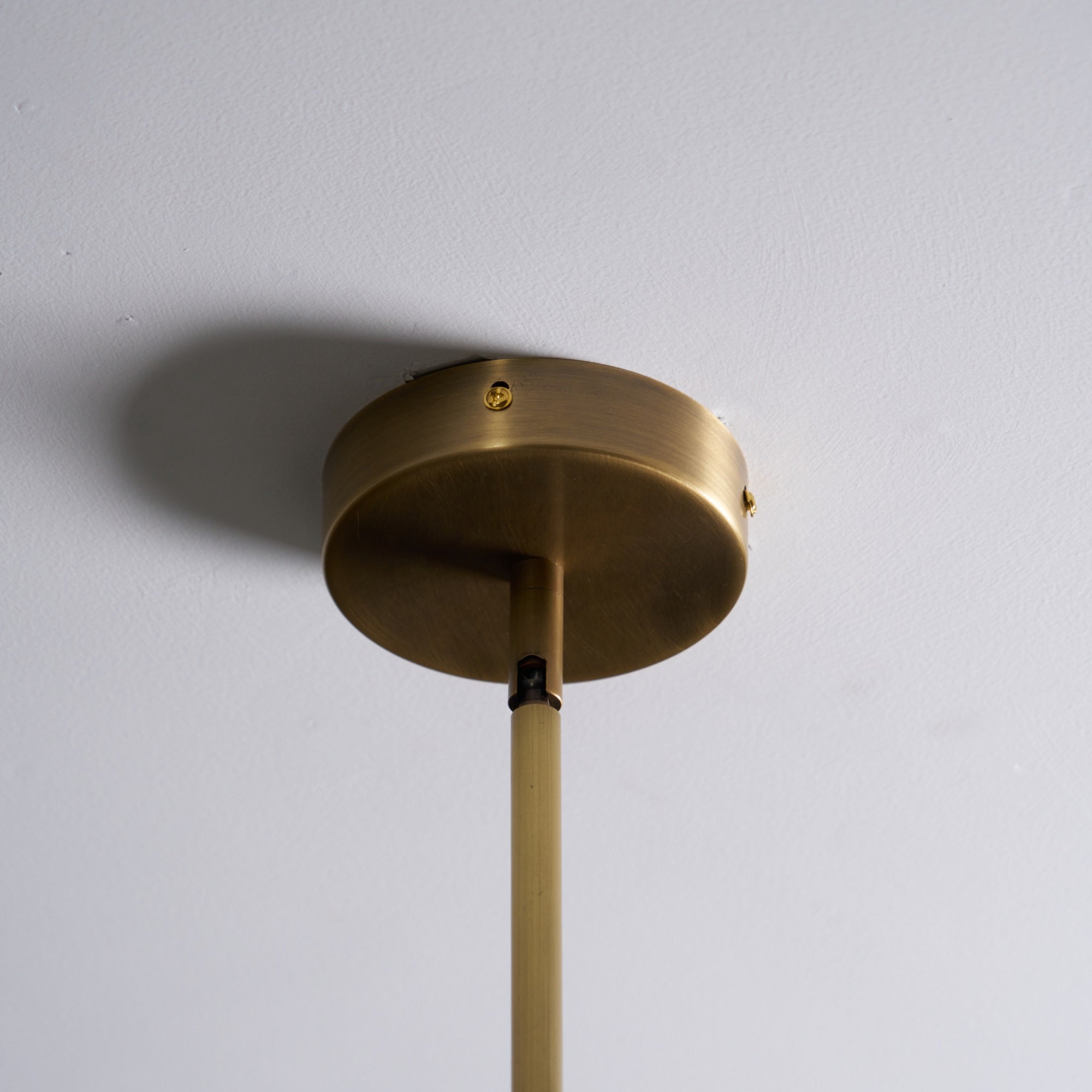 Lustra Chandelier Brass Curved Beige Linear-Neutral Decor