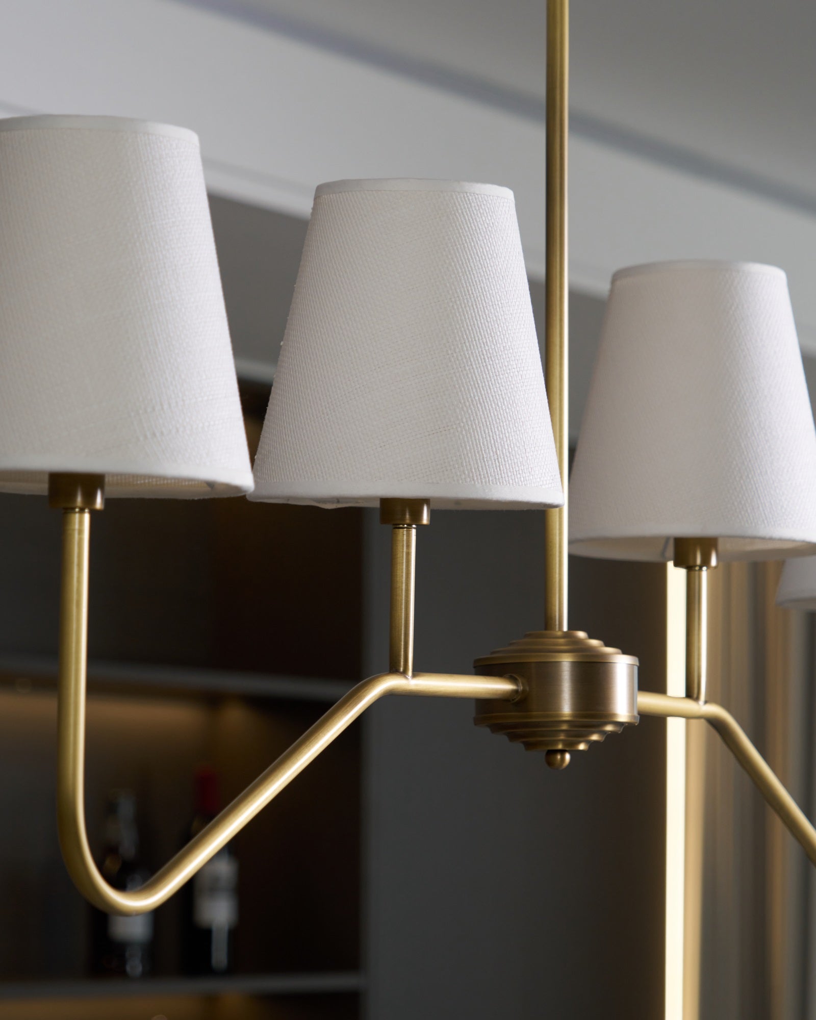 Lustra Chandelier Brass Curved Beige Linear-Neutral Decor