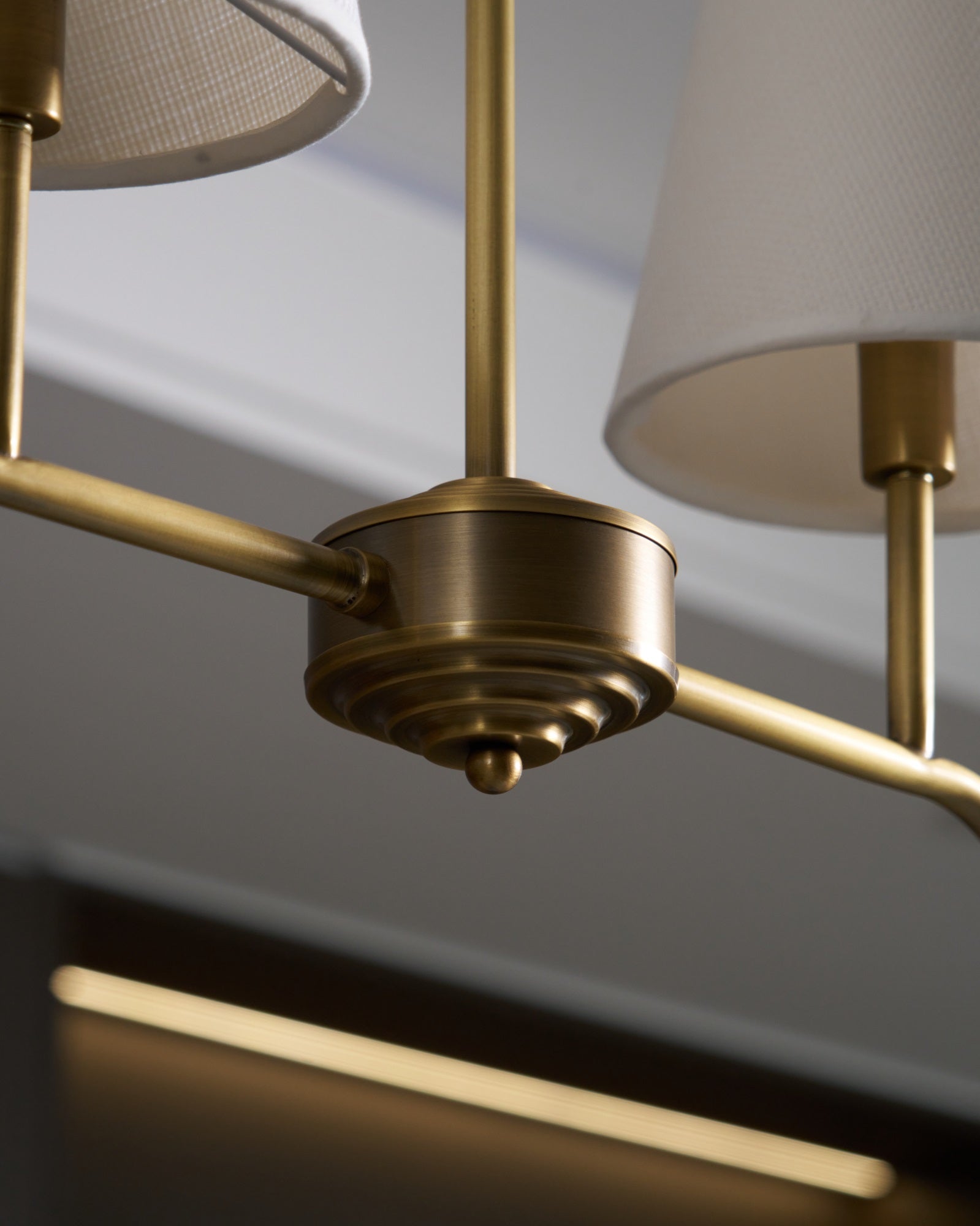 Lustra Chandelier Brass Curved Beige Linear-Neutral Decor