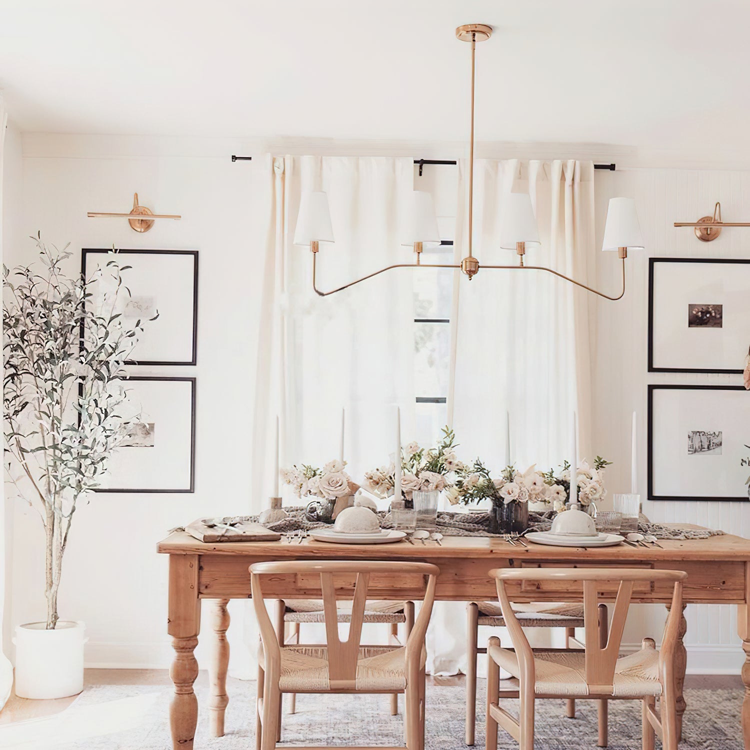 Lustra Chandelier Brass Curved Beige Linear-Neutral Decor
