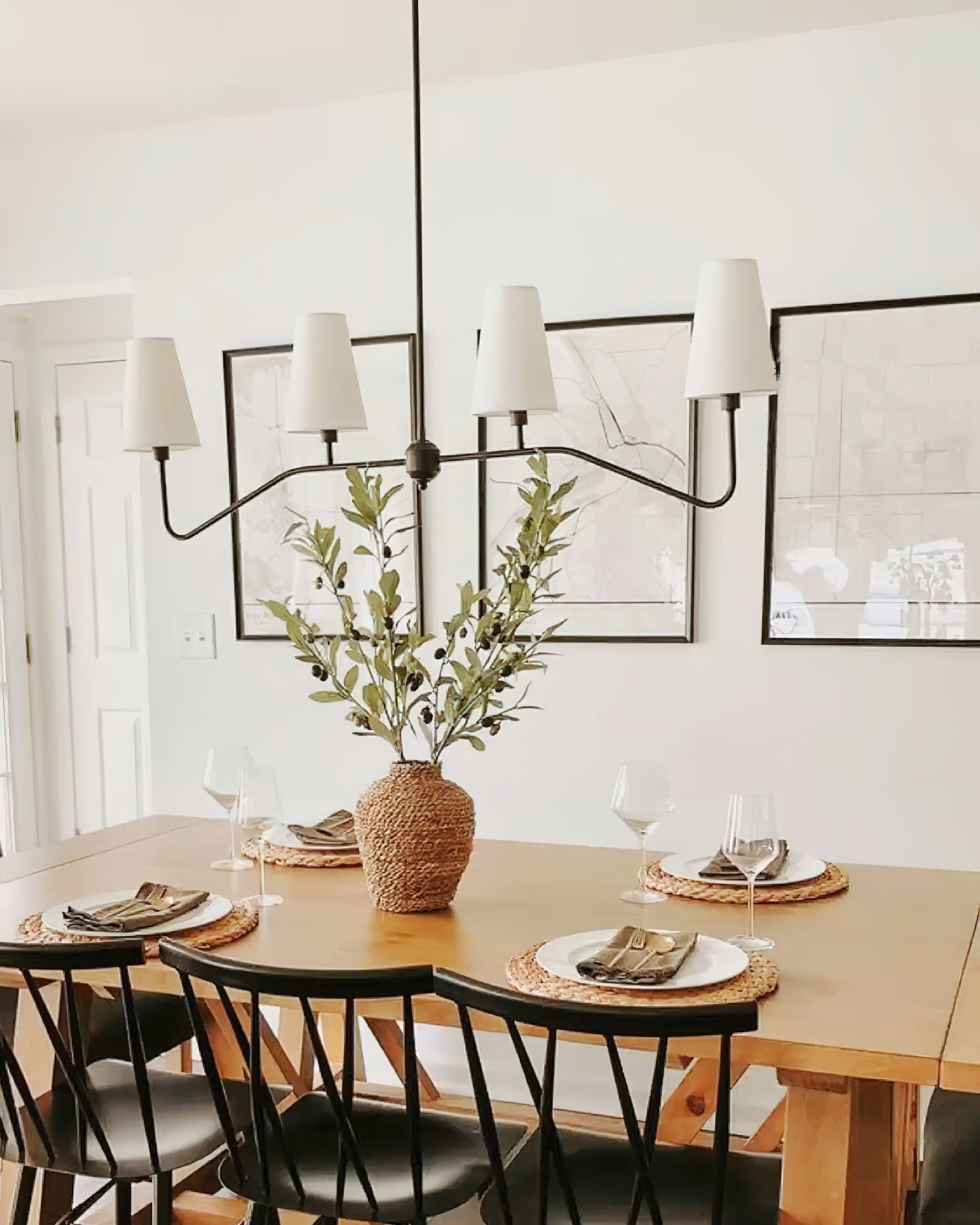 Lustra Chandelier Brass Curved Beige Linear-Neutral Decor