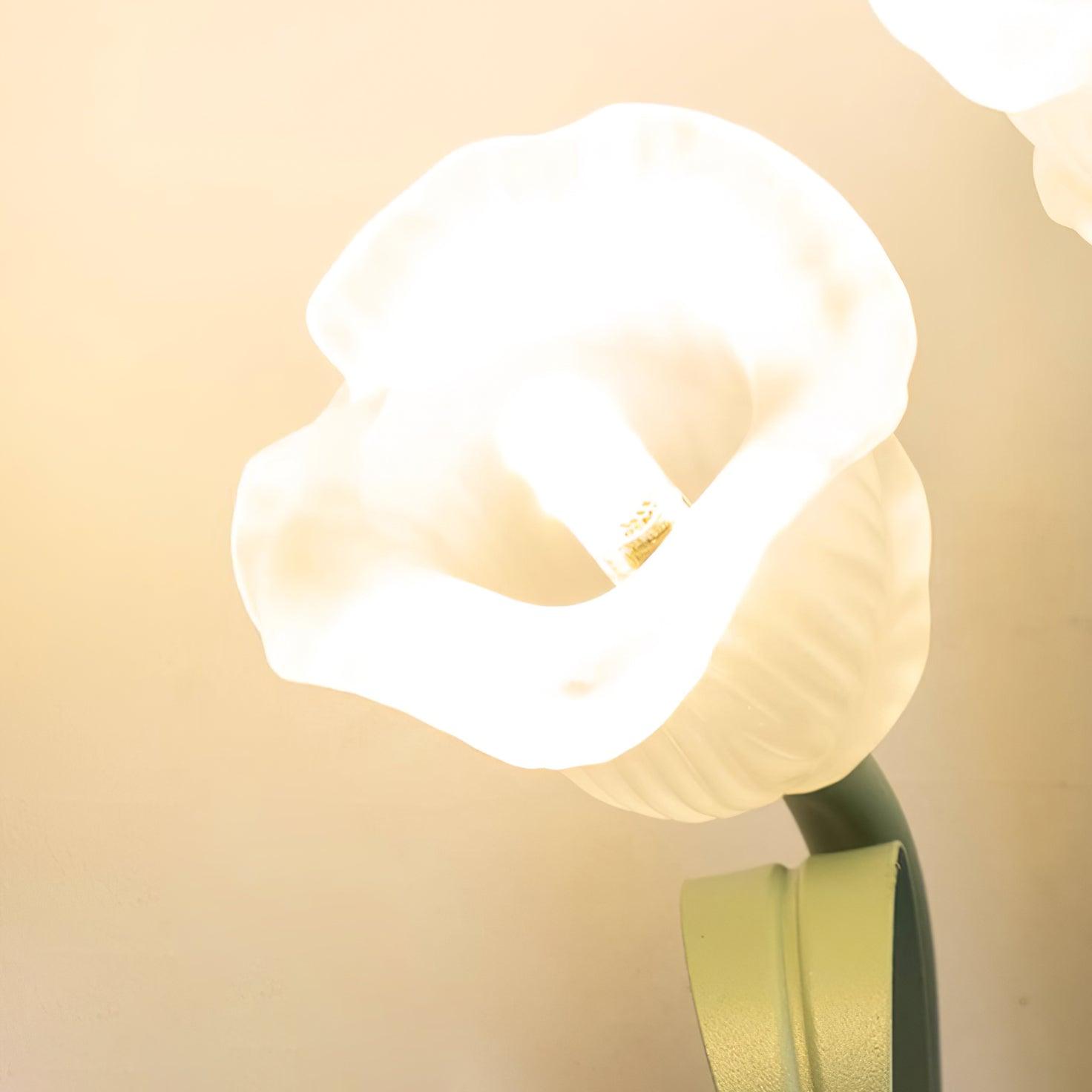 Lunafleur Lily Wall Lamp