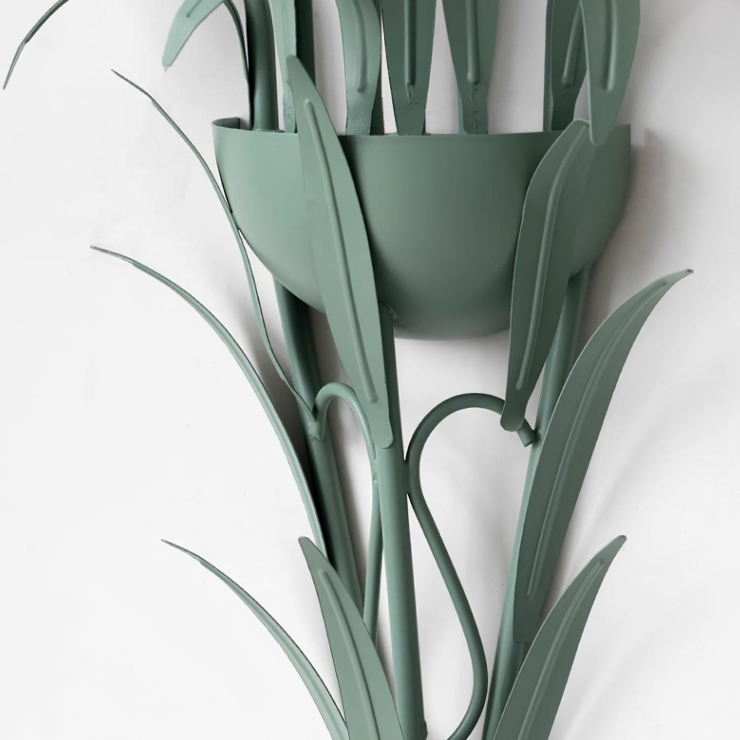 Lunafleur Lily Wall Lamp