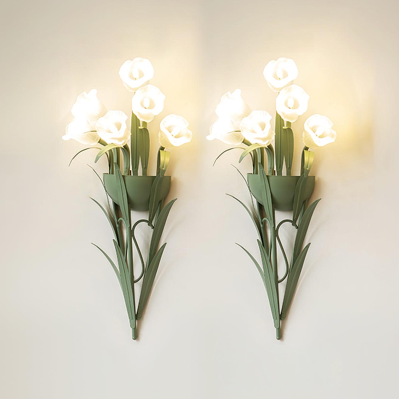Lunafleur Lily Wall Lamp