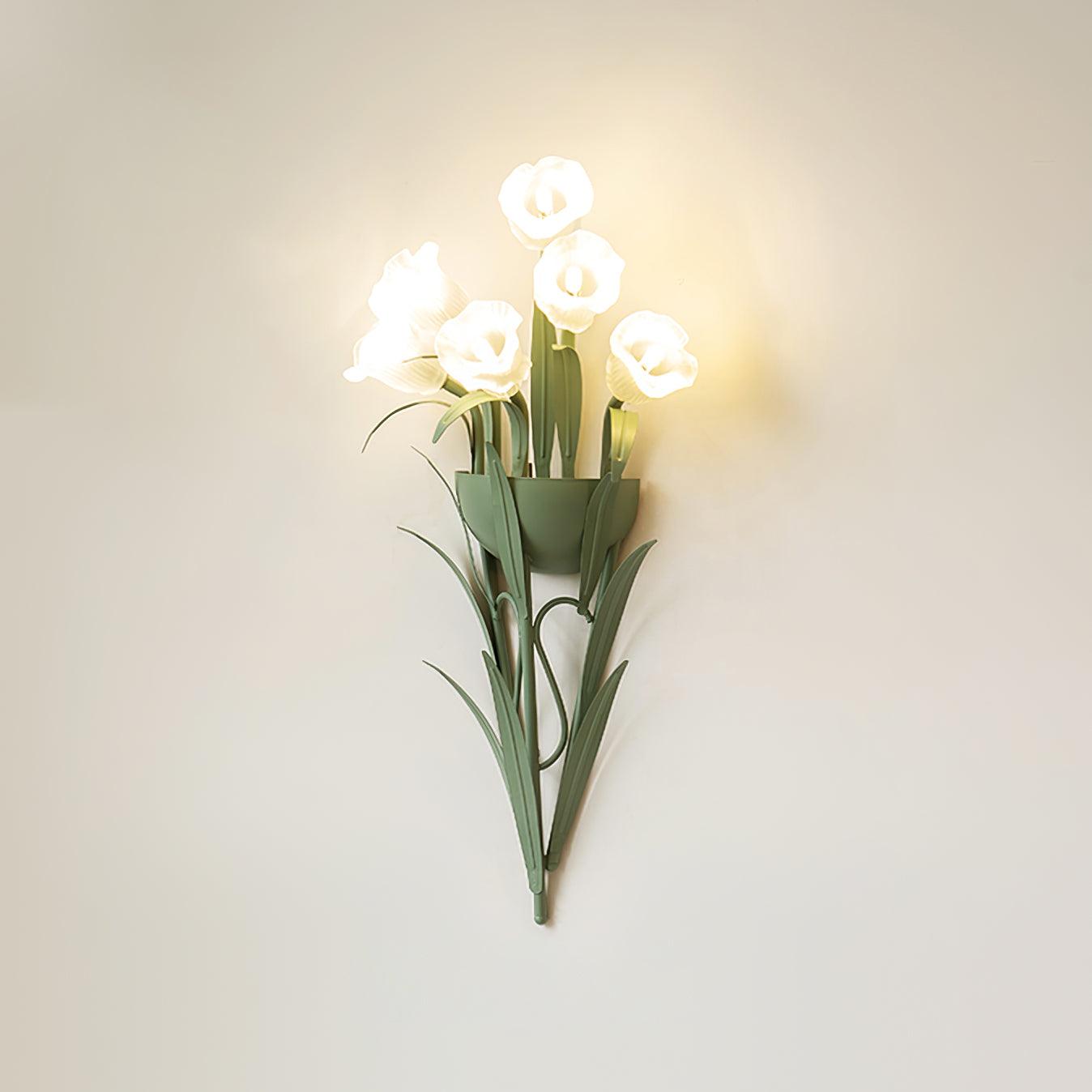 Lunafleur Lily Wall Lamp