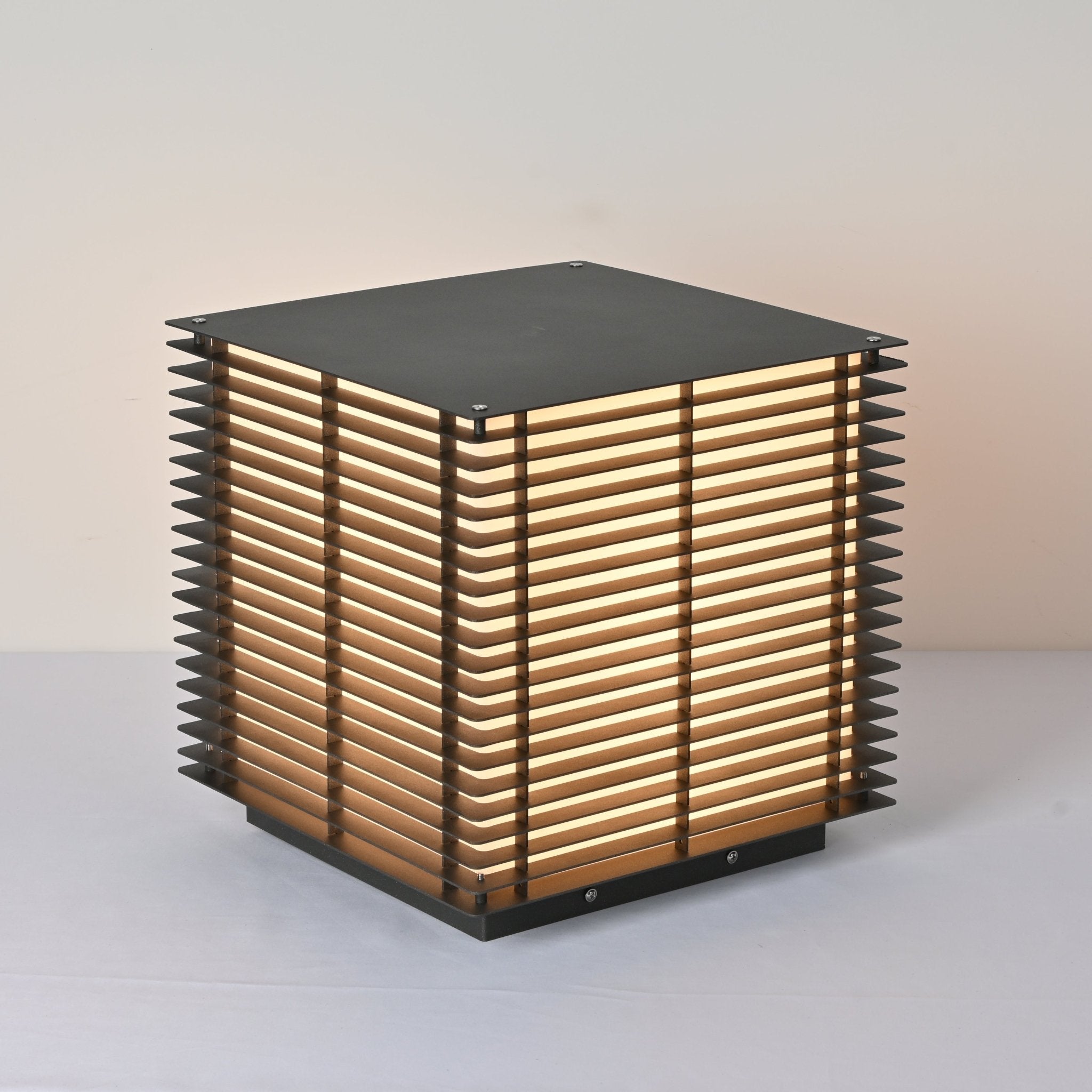 Cubra Grid Post Outdoor Light-Neutral Decor