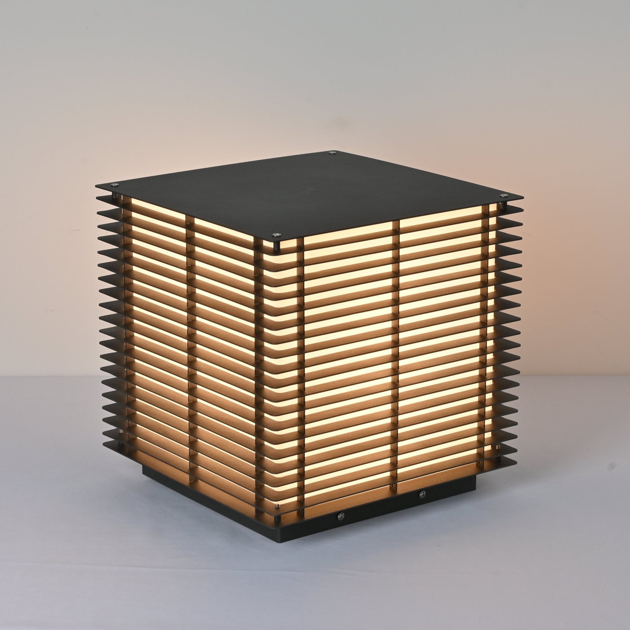 Cubra Grid Post Outdoor Light-Neutral Decor