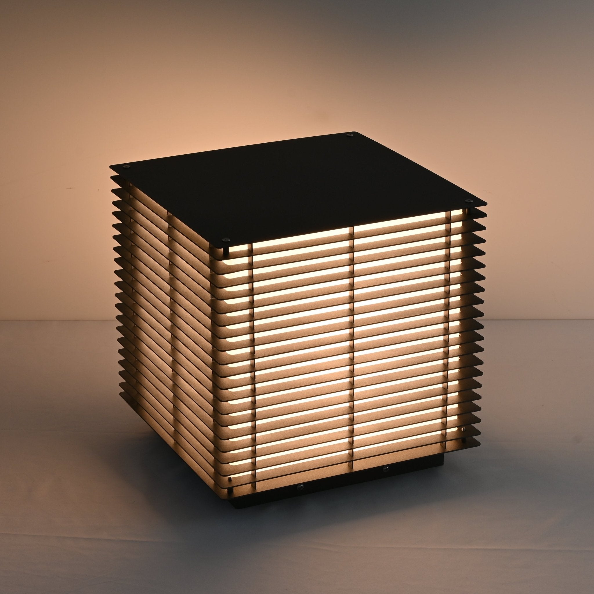 Cubra Grid Post Outdoor Light-Neutral Decor