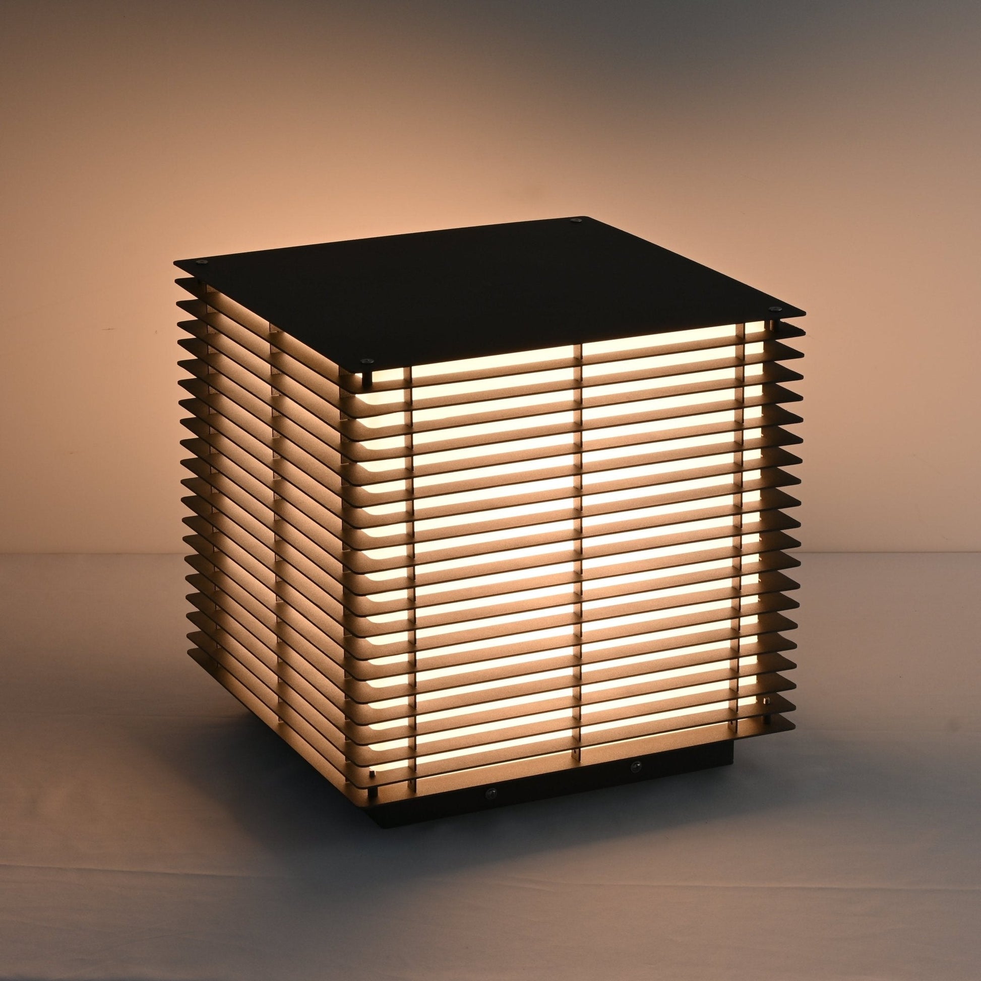 Cubra Grid Post Outdoor Light-Neutral Decor