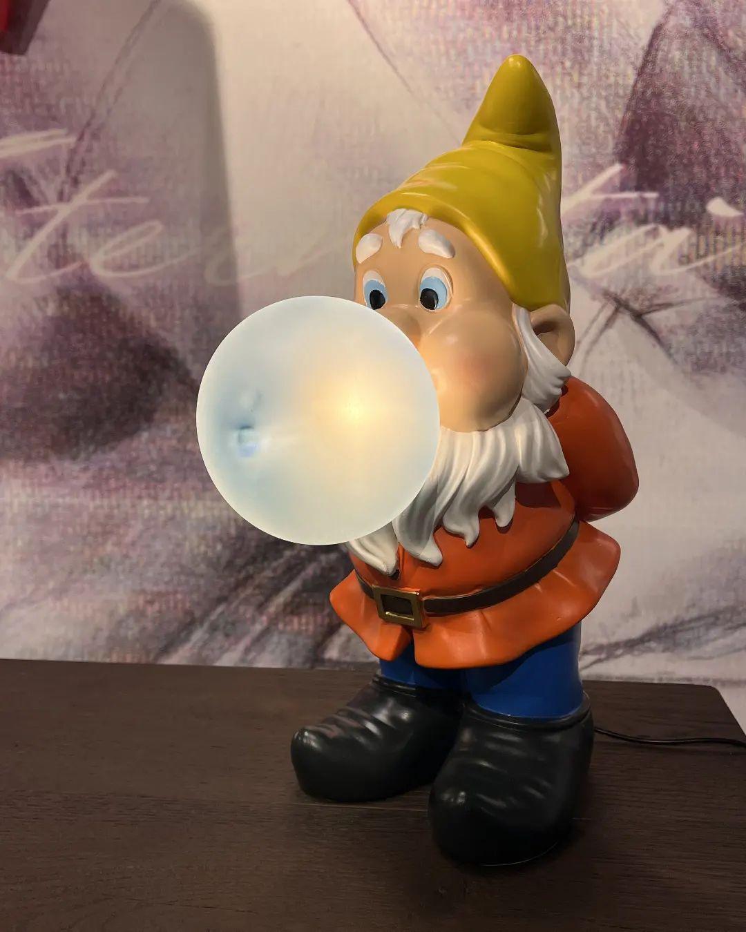 Brisa Resin Playful Table Lamp-Neutral Decor