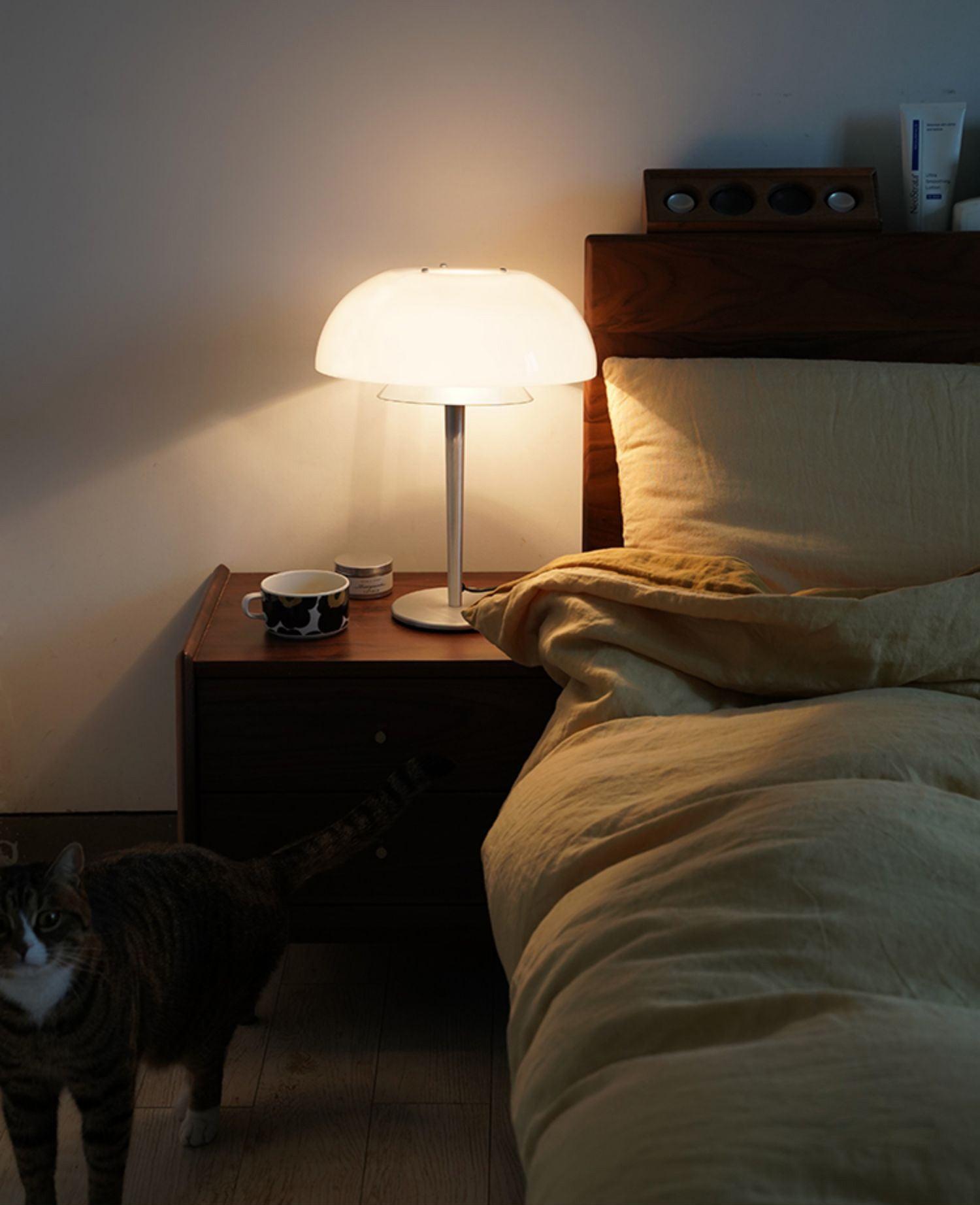 Nilten Modern Glass Table Lamp-Neutral Decor