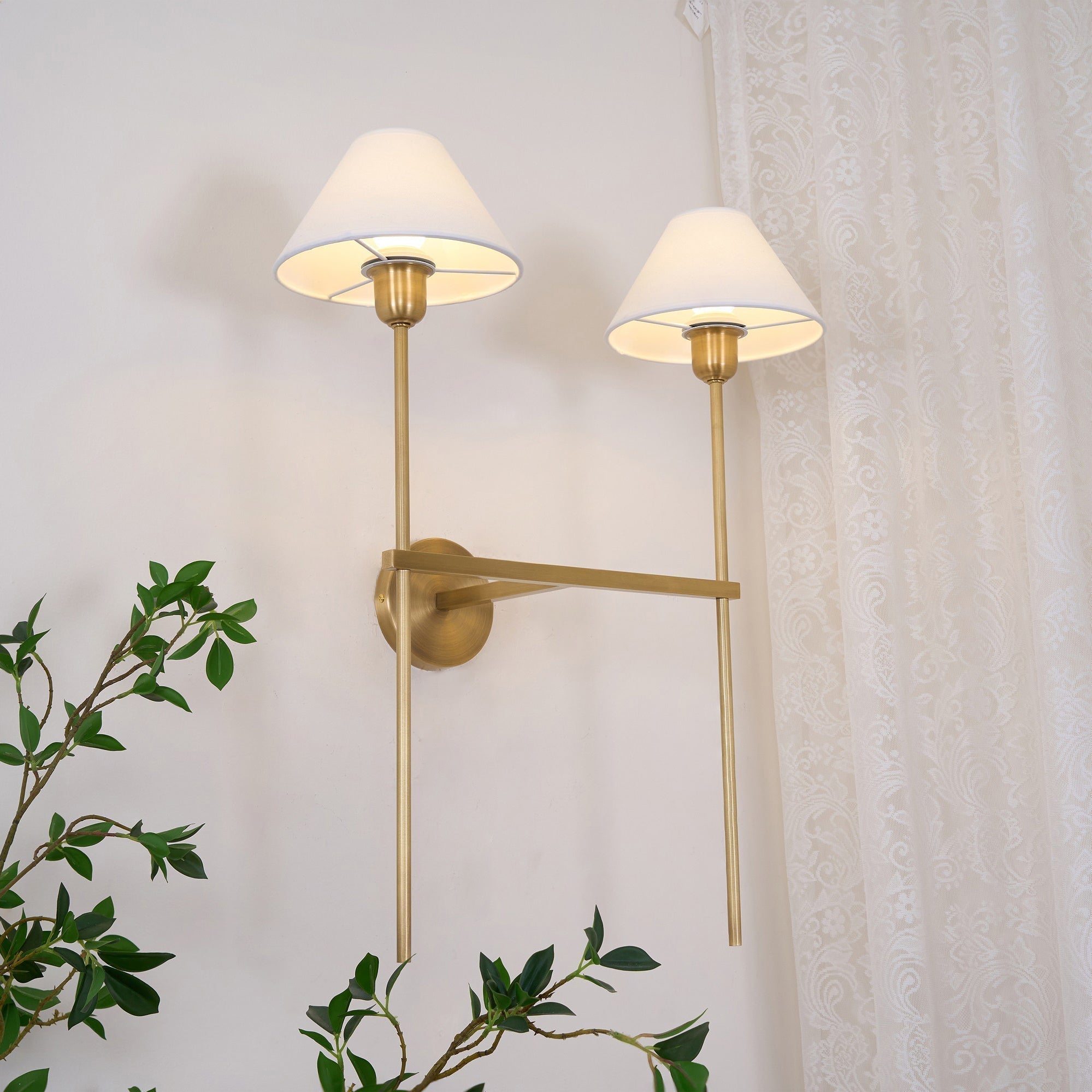 Aurel Wall Lamp