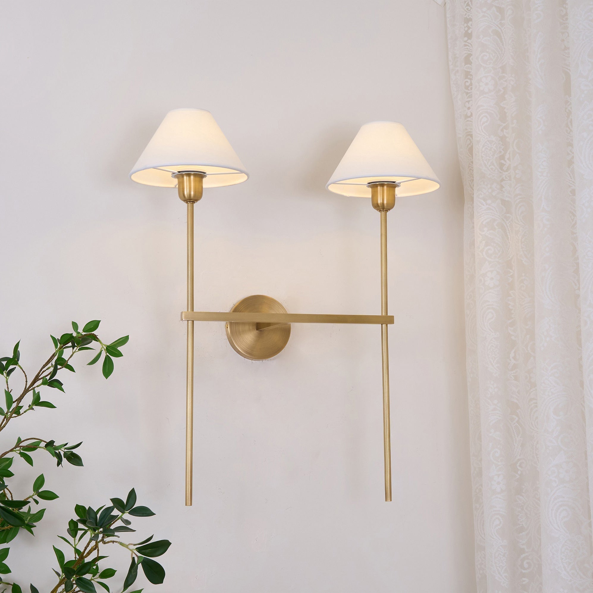 Aurel Wall Lamp