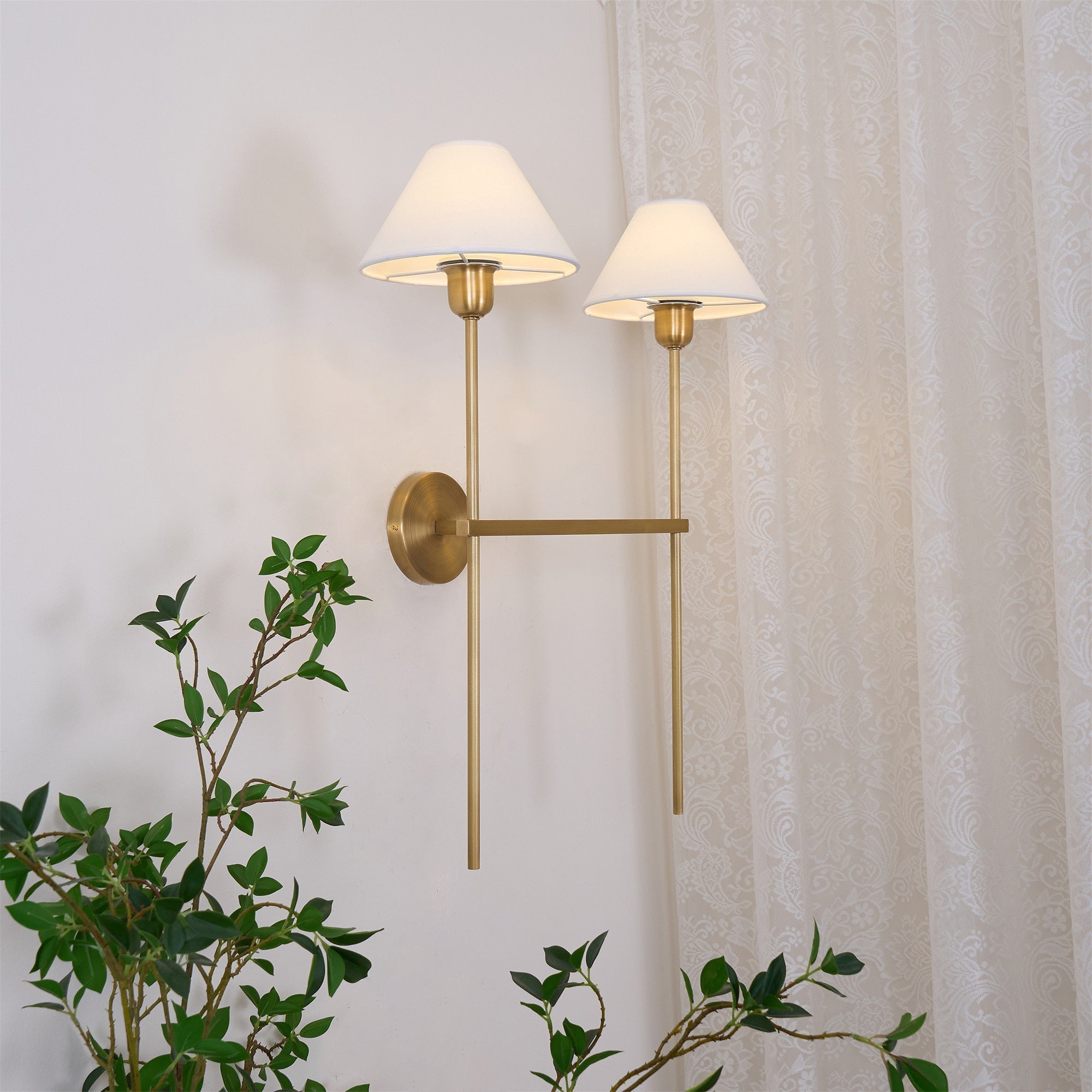 Aurel Wall Lamp